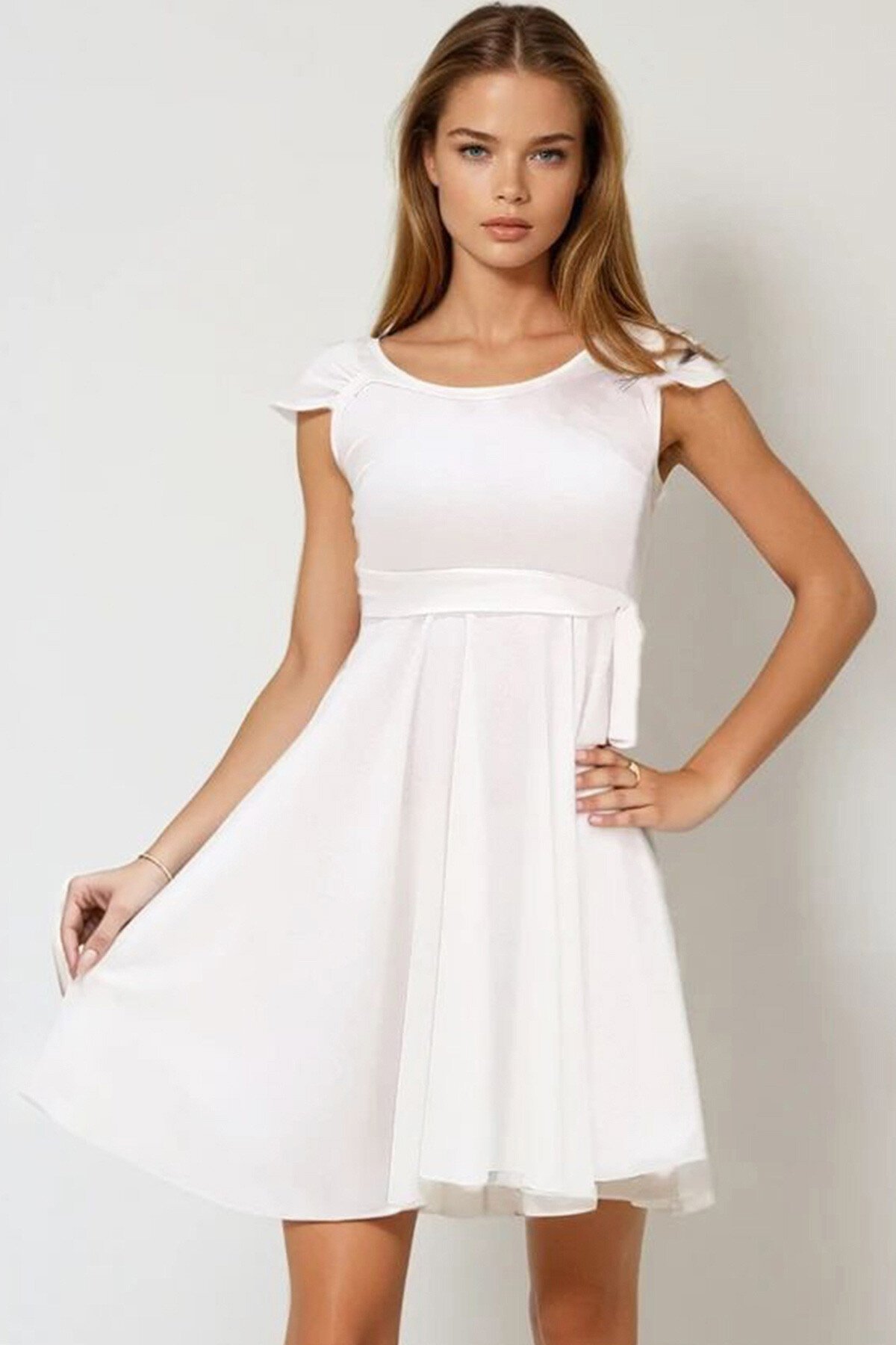 Ekru Kalın Askılı Eteği Volanlı Bağlamalı Kemerli Elbise