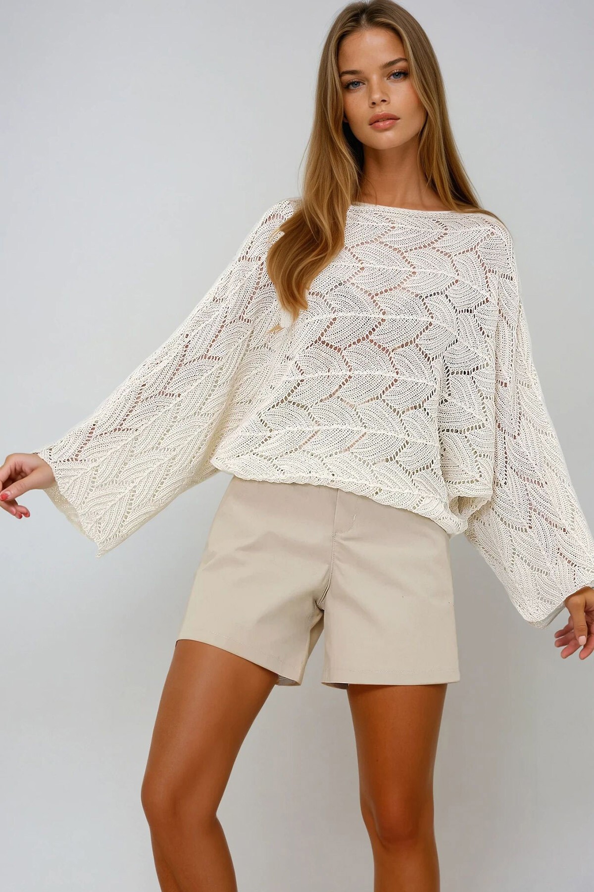 Ekru Kayık Yaka Yarasa Kol Delik Ajurlu Triko Bluz