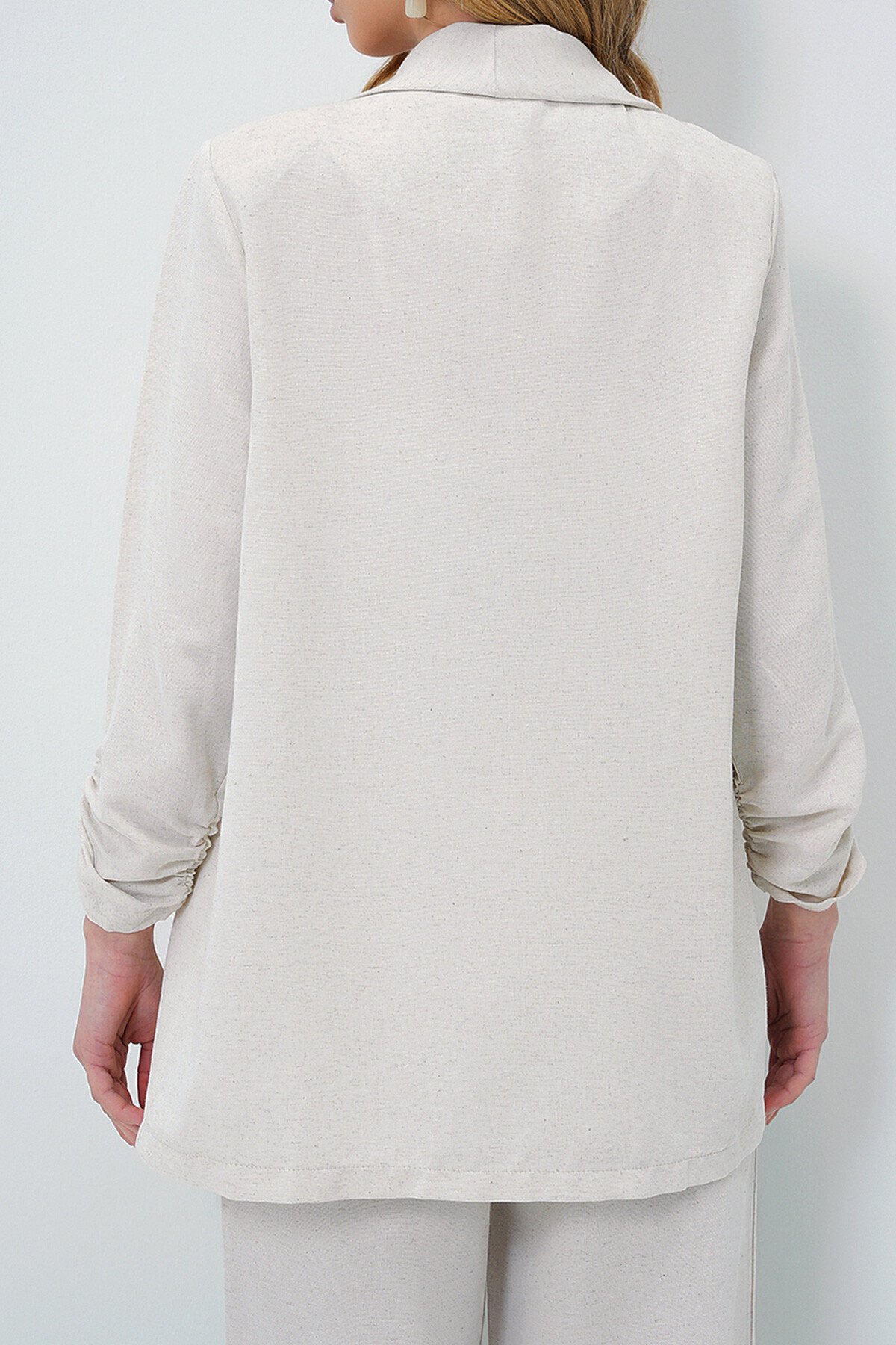 Ekru Keten Görünümlü Şal Yaka Kolları Drapeli Ceket