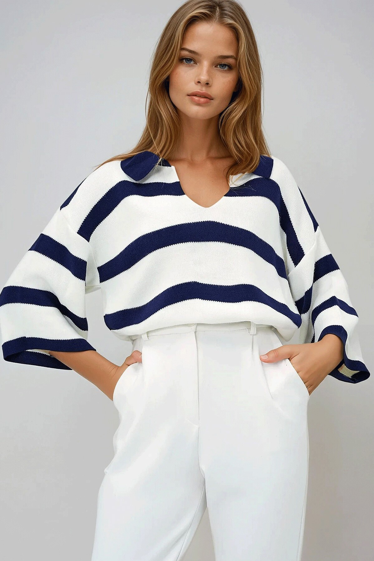 Ekru Lacivert Polo Yaka Yarım Kol Çizgili Mevsimlik Triko Bluz