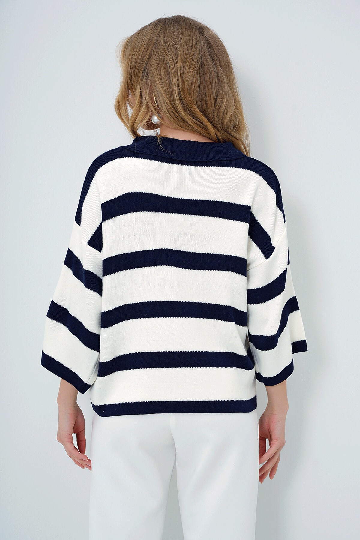 Ekru Lacivert Polo Yaka Yarım Kol Çizgili Mevsimlik Triko Bluz