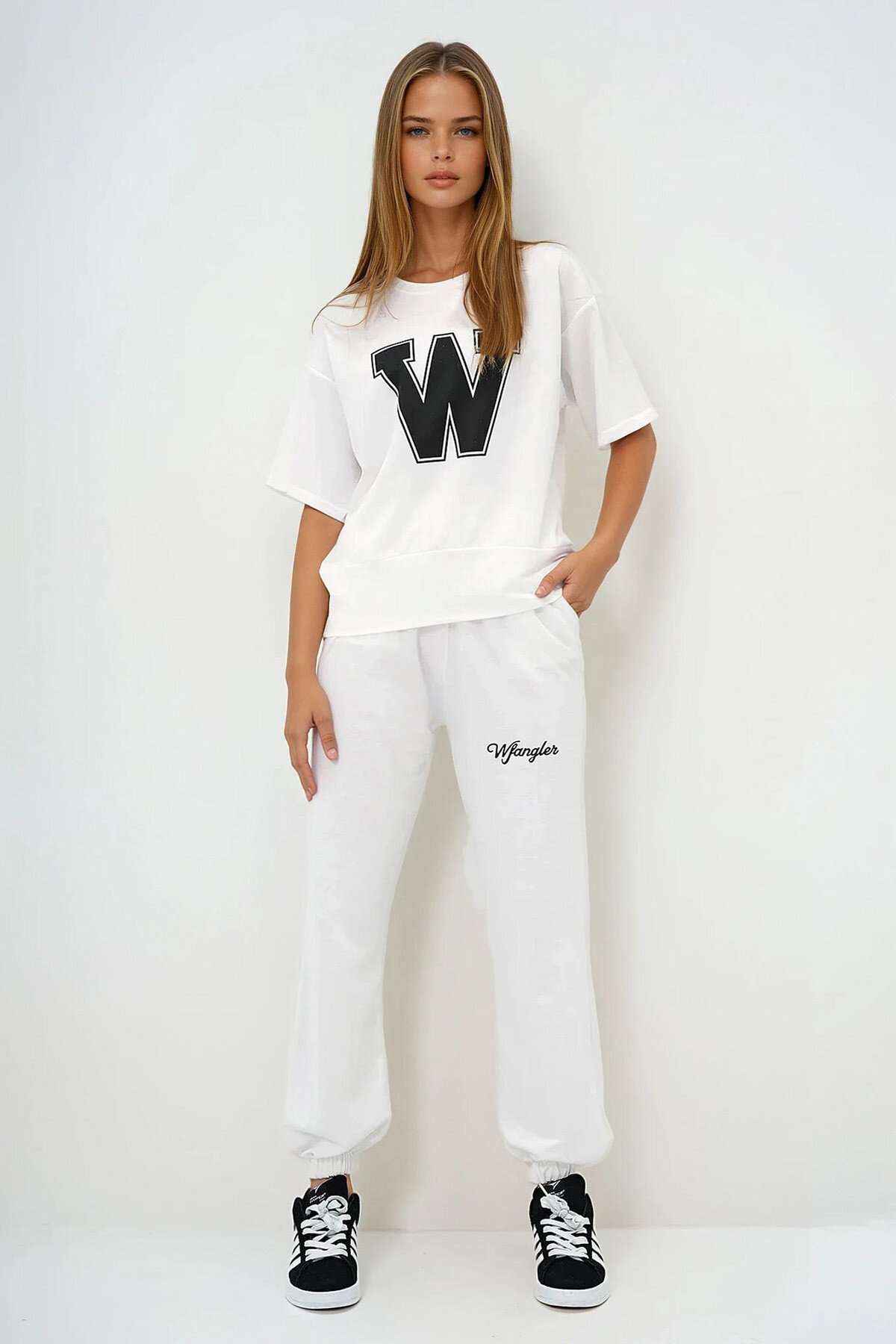 Ekru W Baskılı Eşofman Takımı