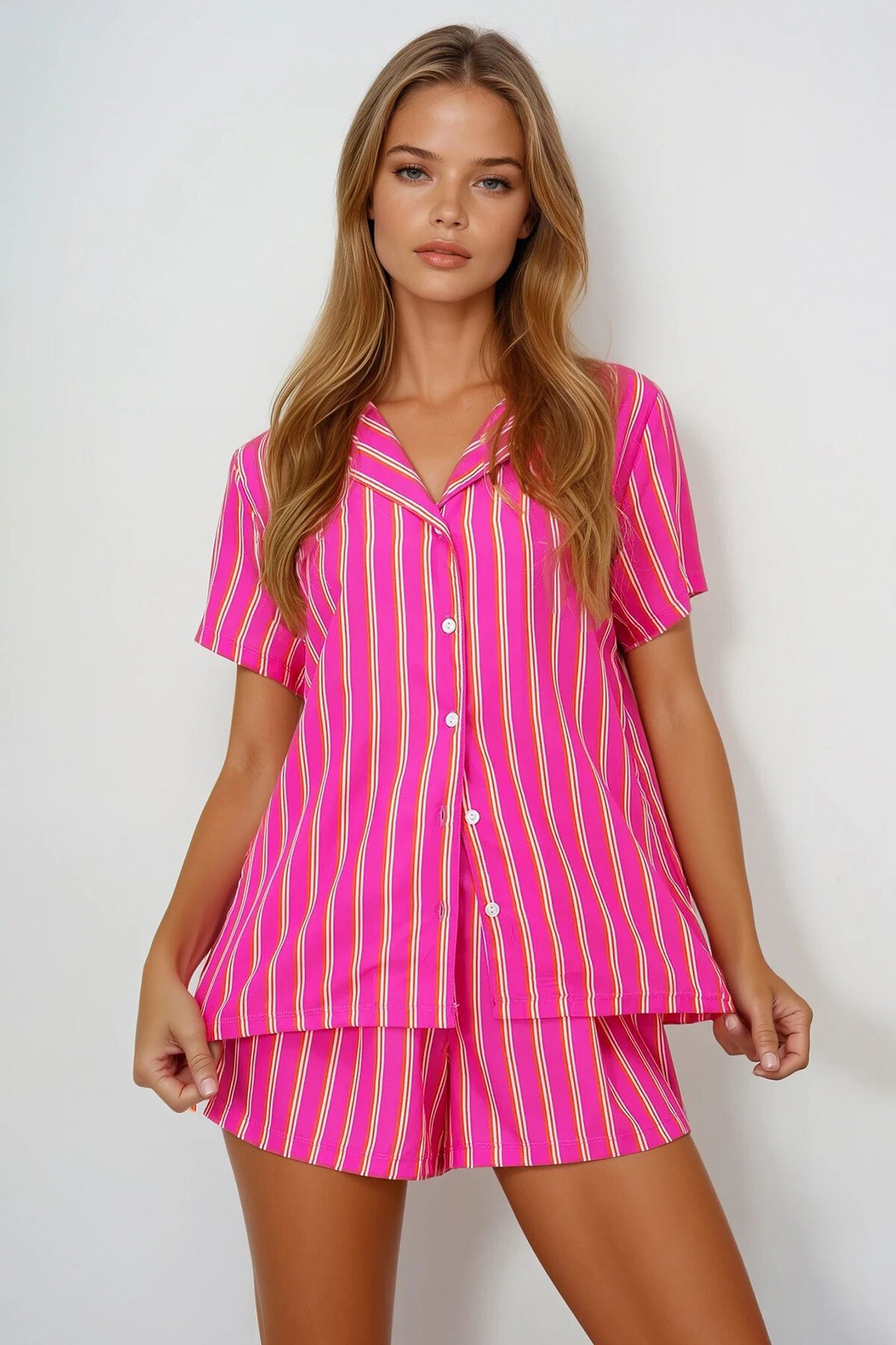 Fuşya Çizgi Desenli Önü Düğmeli Dokuma Gömlek Ve Şort Pijama Takım