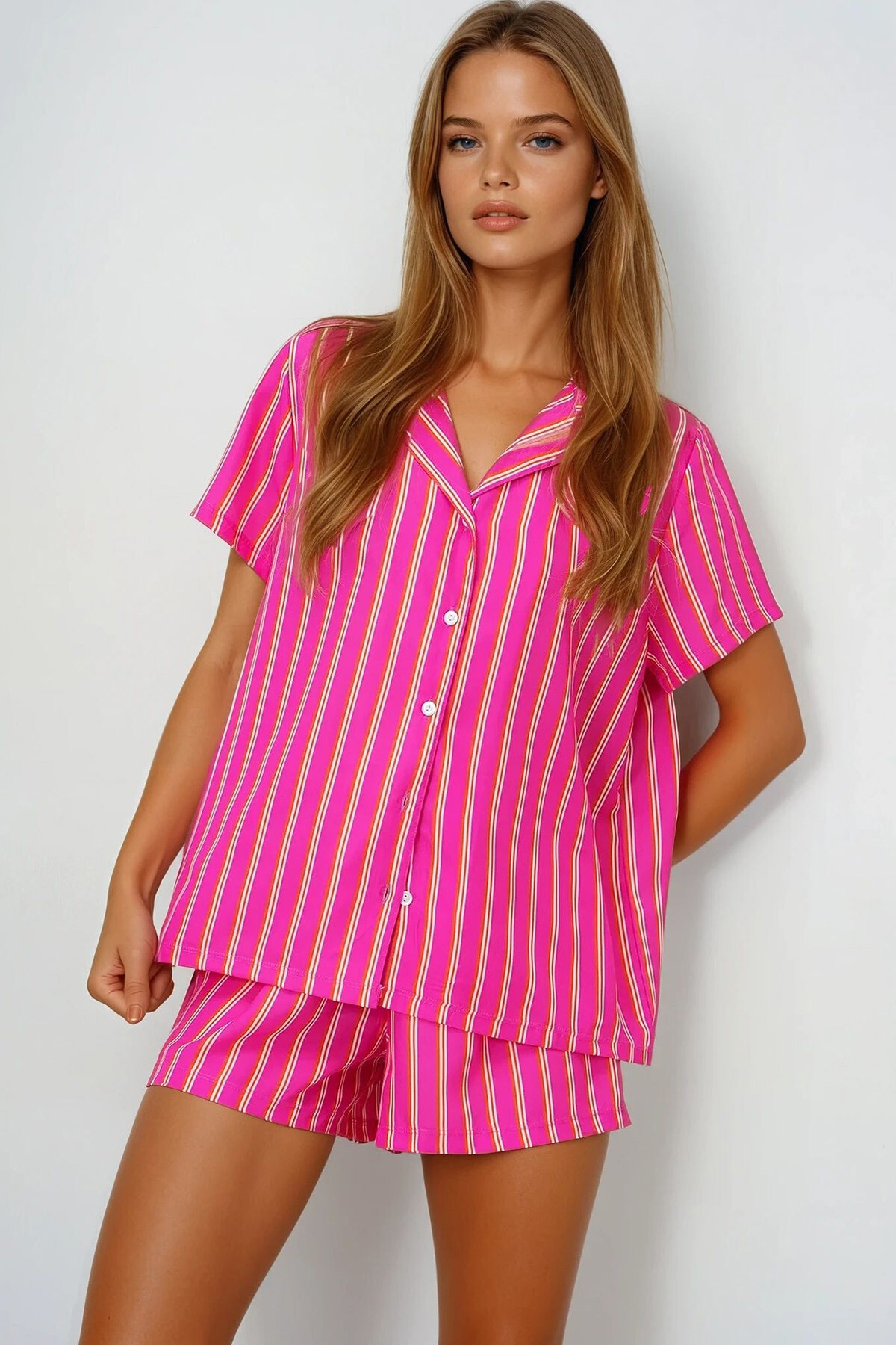 Fuşya Çizgi Desenli Önü Düğmeli Dokuma Gömlek Ve Şort Pijama Takım