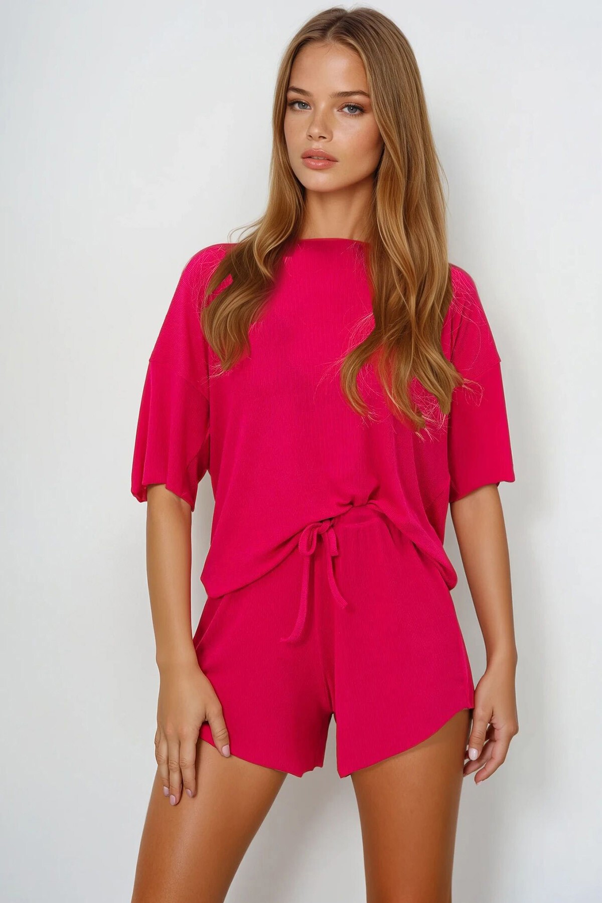 Fuşya Geniş Yaka Dokulu Basic T Shirt Ve Şortlu Alt Üst Takım