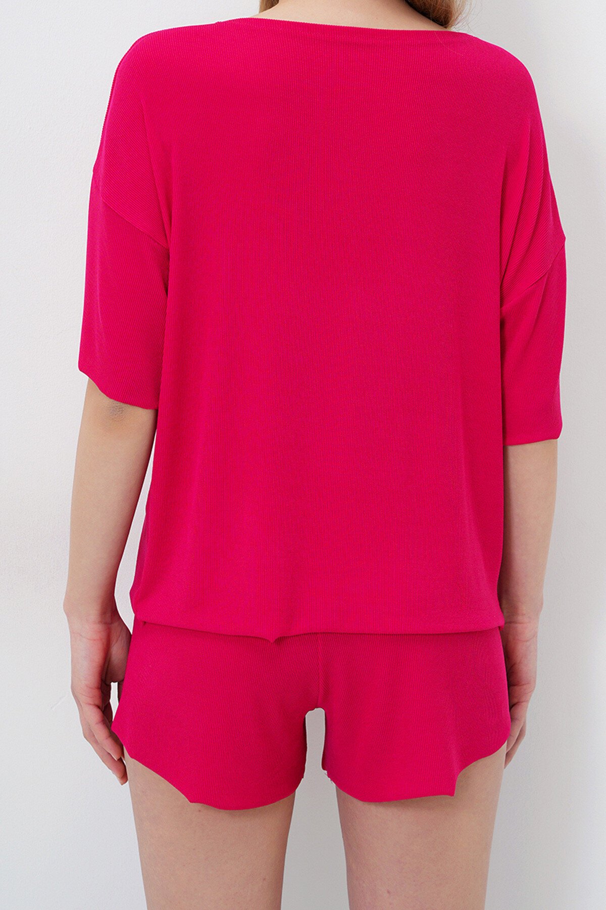 Fuşya Geniş Yaka Dokulu Basic T Shirt Ve Şortlu Alt Üst Takım