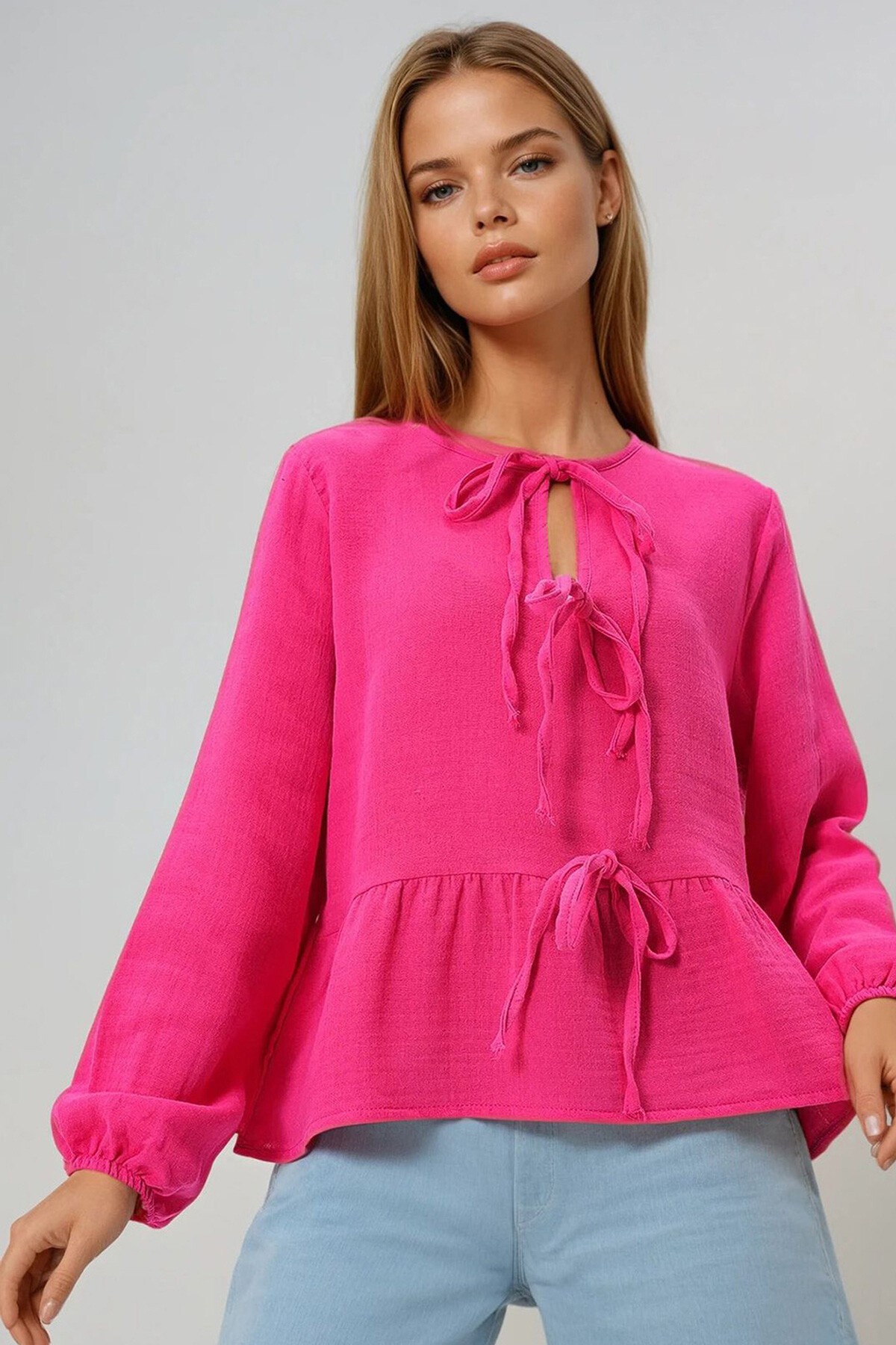 Fuşya Geniş Yaka Önden Bağlamalı Eteği Volanlı Dokuma Bluz