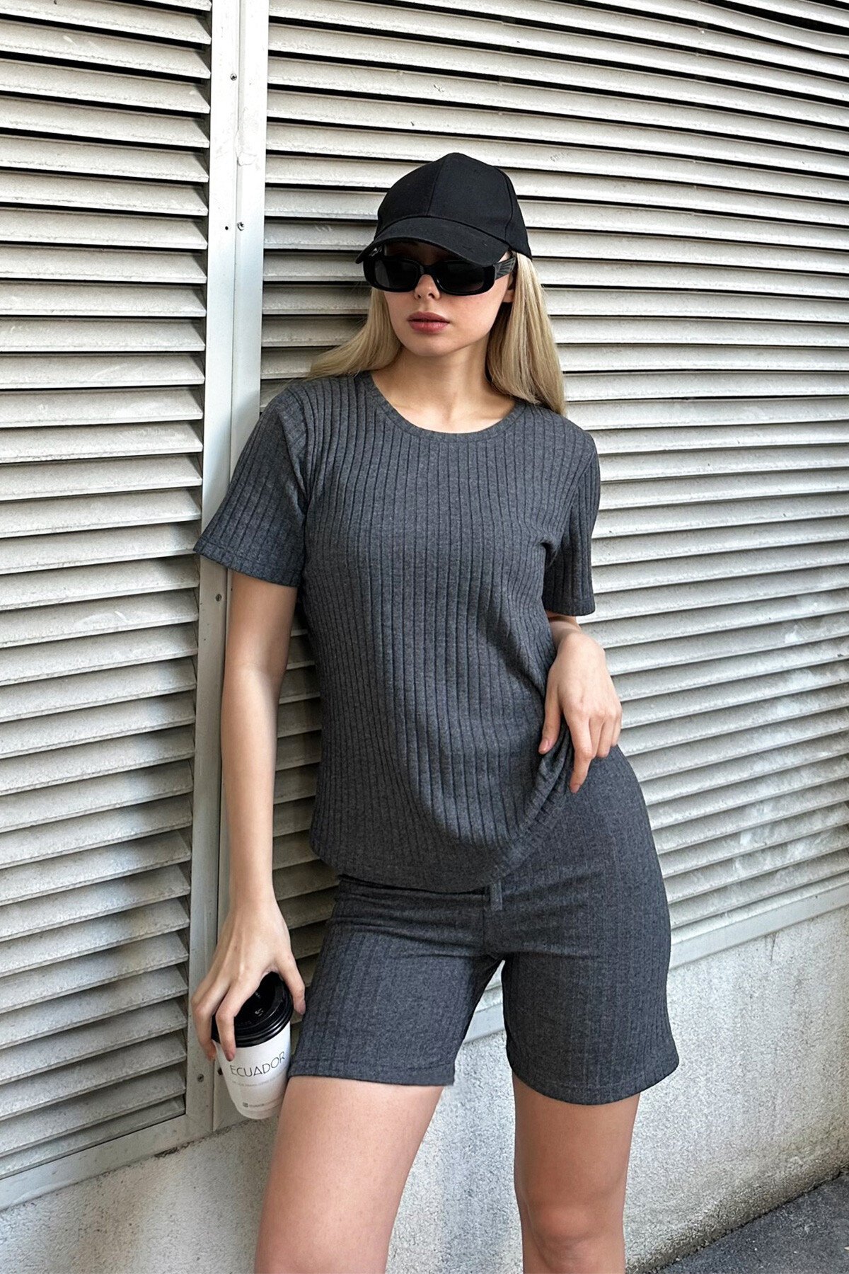 Gri Bisiklet Yaka Şortlu İkili Takım