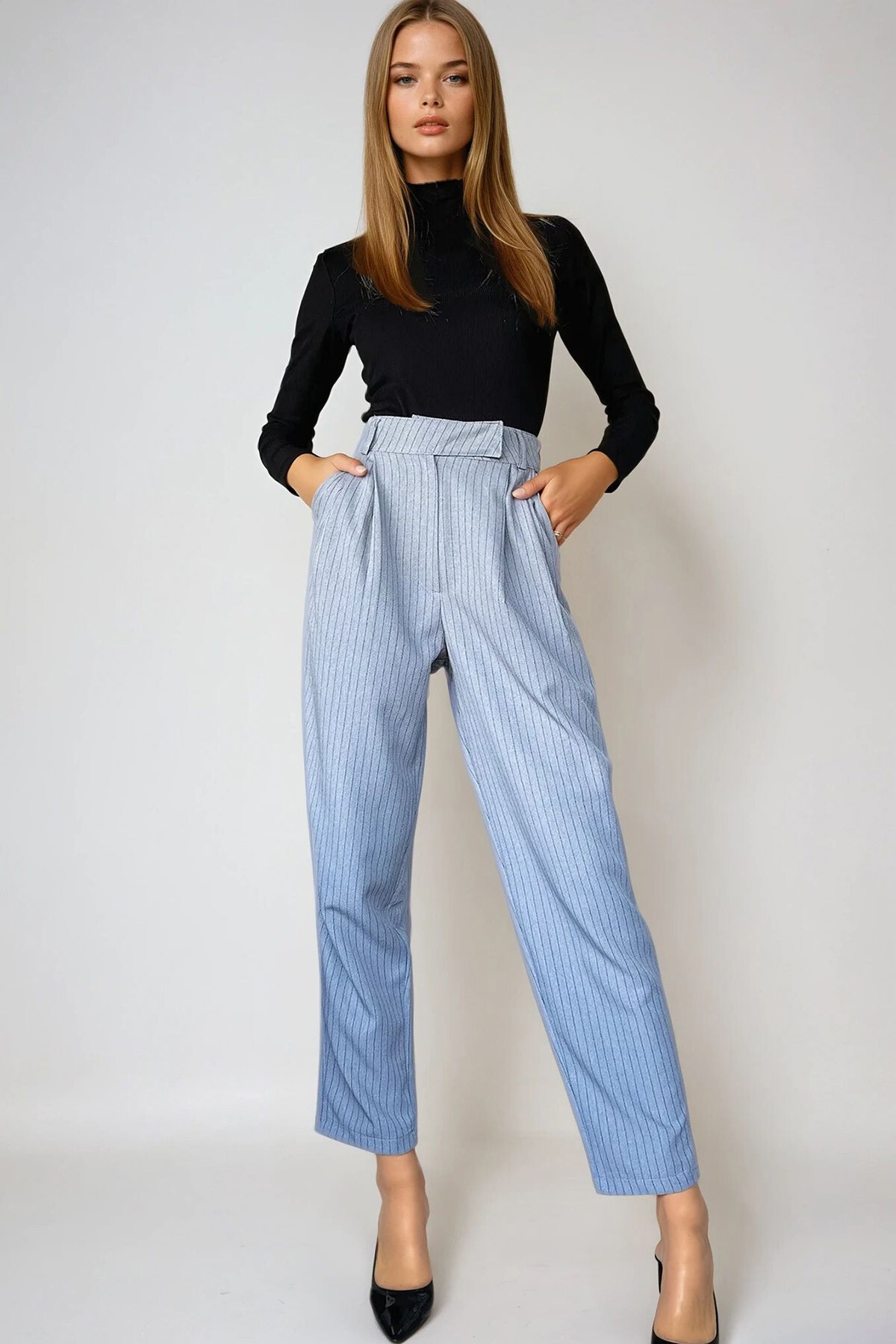 Gri Çift Cepli Fermuarlı Çizgili Pileli Pantolon