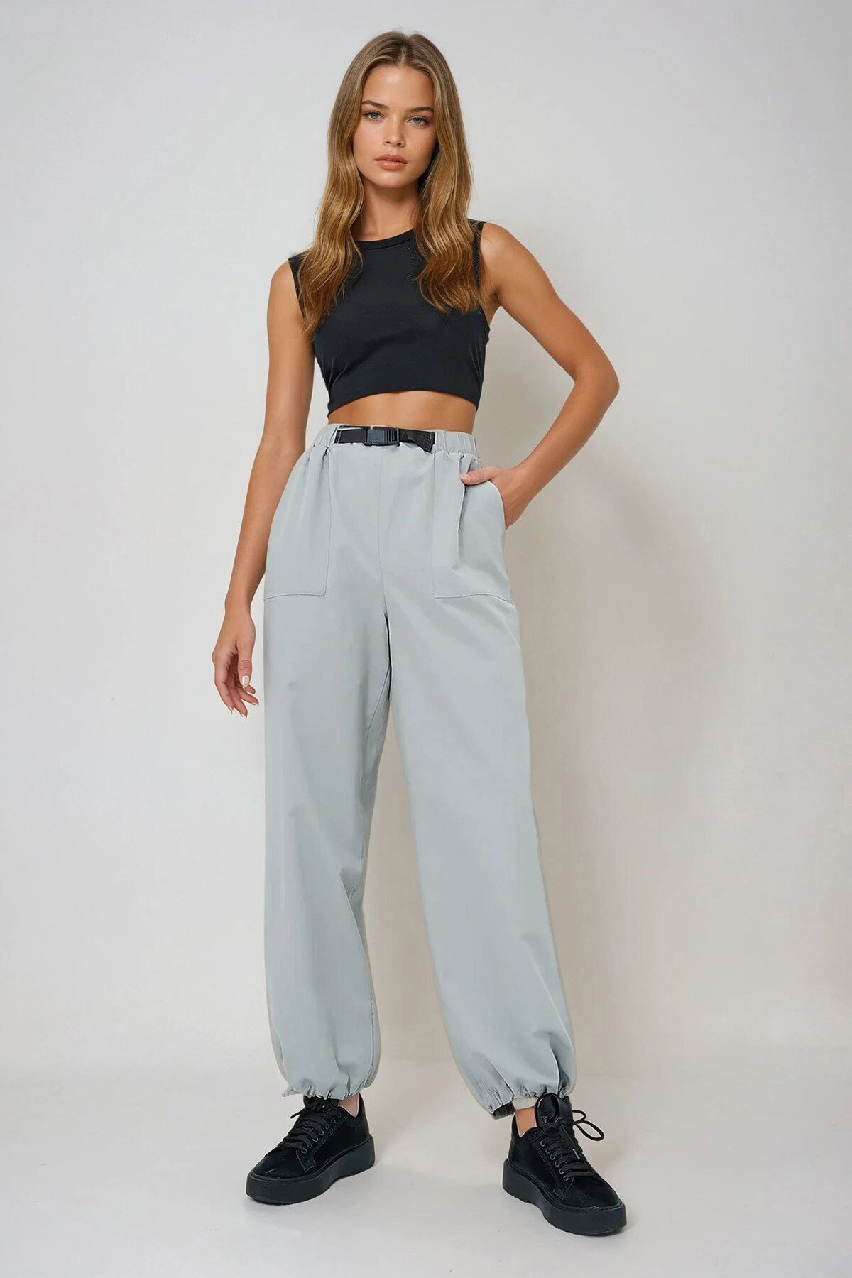 Gri Çift Cepli Paçası Lastikli Kemer Detaylı Yazlık Jogger Pantolon