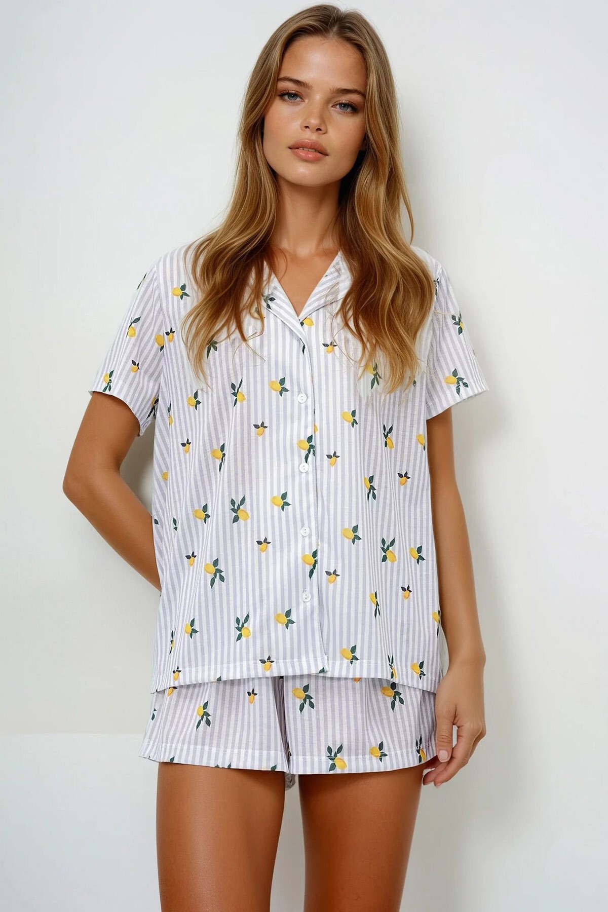 Gri Çizgi Desenli Örme Pamuklu Gömlek Ve Şort Pijama Takımı