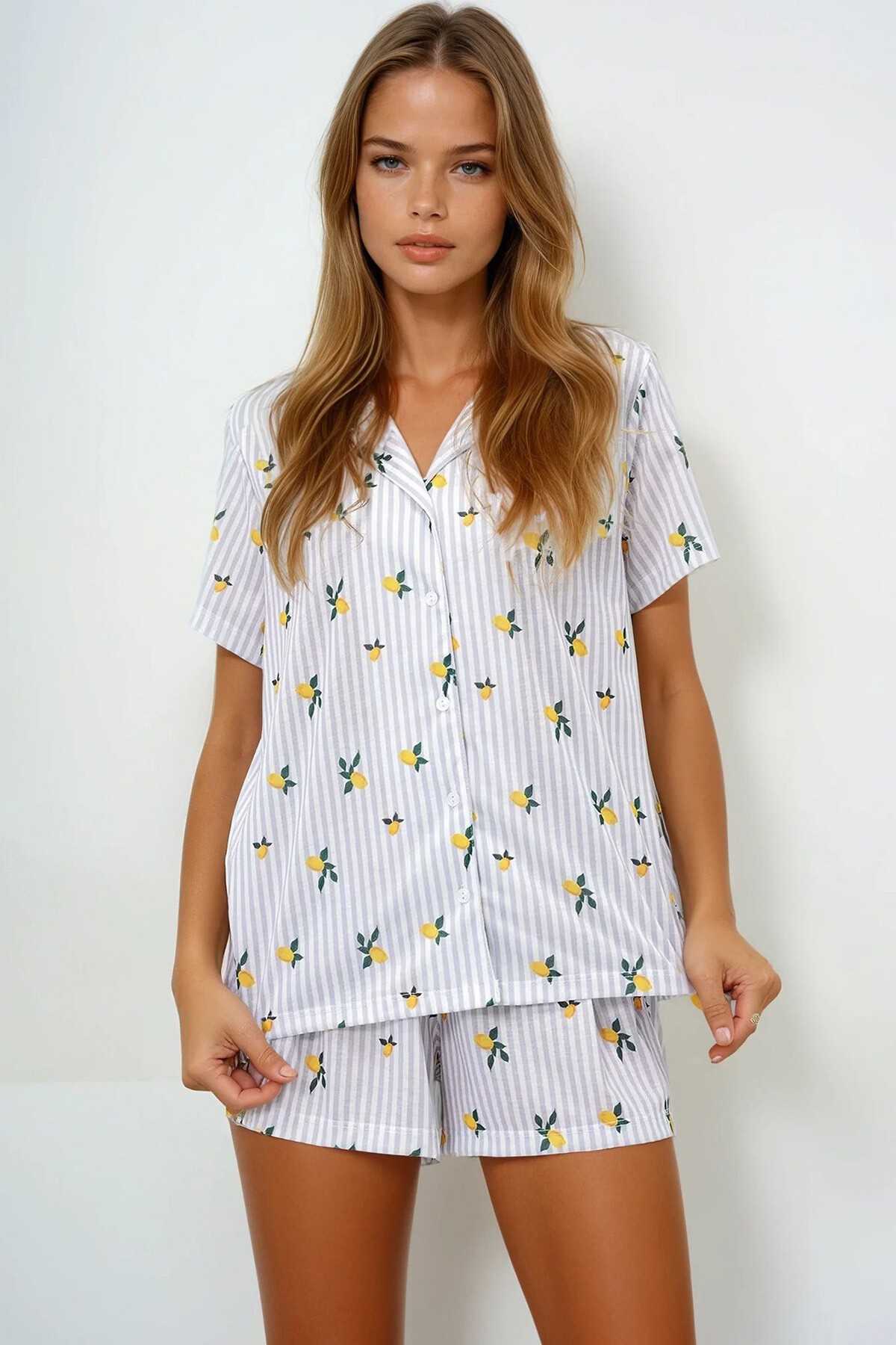 Gri Çizgi Desenli Örme Pamuklu Gömlek Ve Şort Pijama Takımı