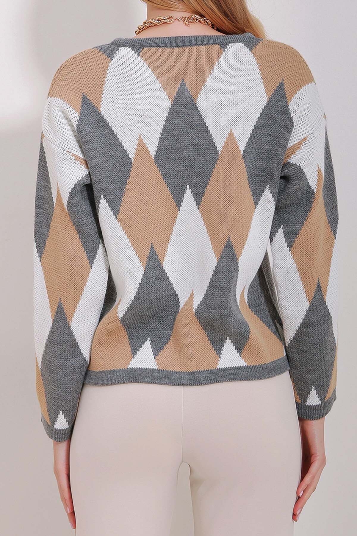 Gri Ekru Desenli Triko Hırka