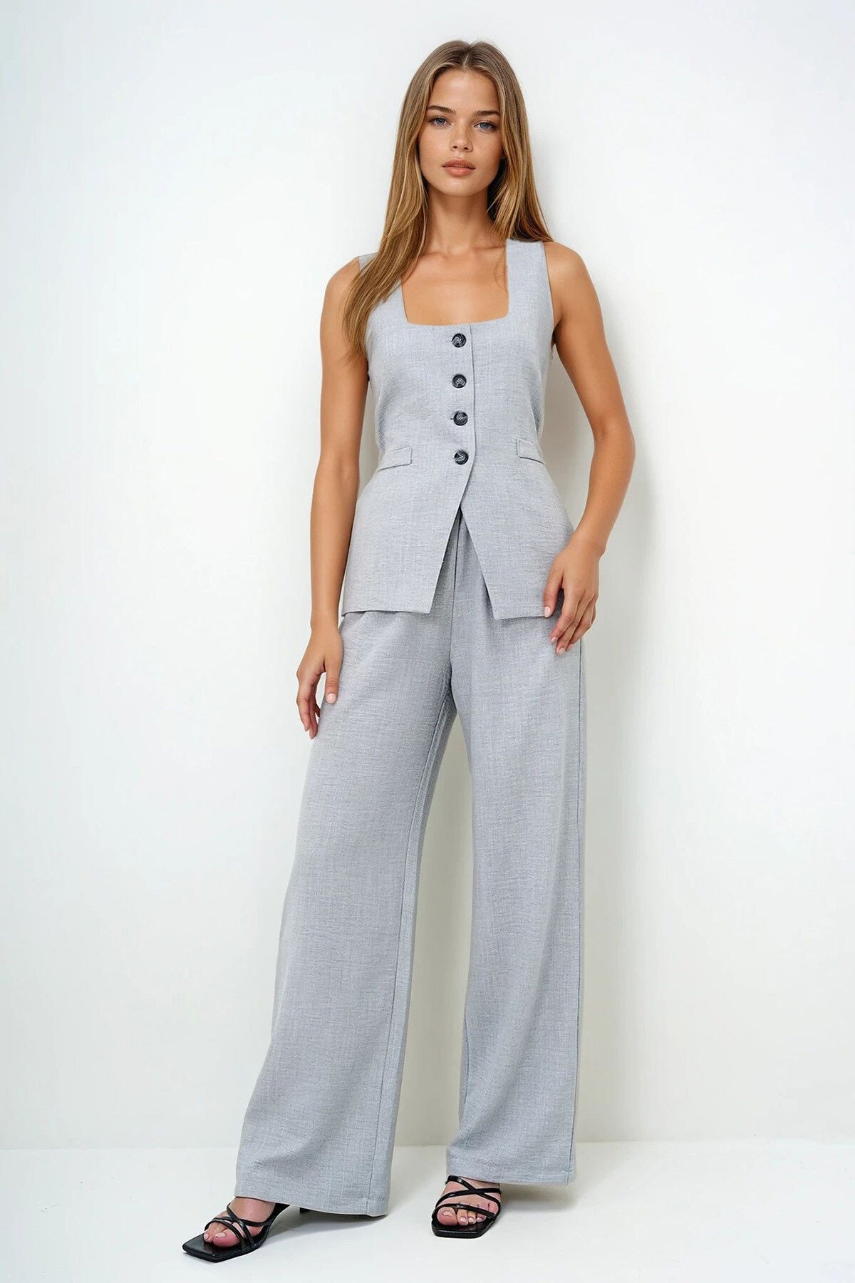 Gri Kare Yaka İçi Astarlı Dokuma Keten Yelek Ve Çift Cepli Palazzo Pantolon Takım