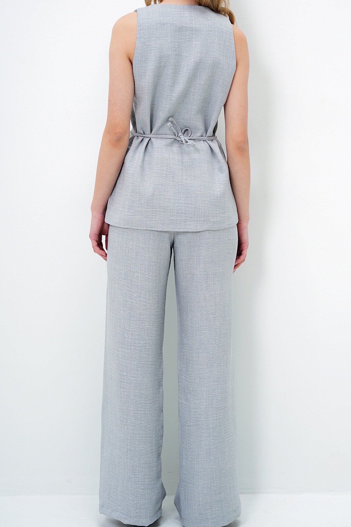 Gri Kare Yaka İçi Astarlı Dokuma Keten Yelek Ve Çift Cepli Palazzo Pantolon Takım