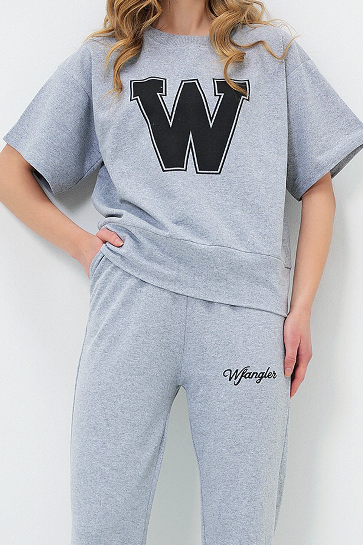 Gri W Baskılı Eşofman Takımı