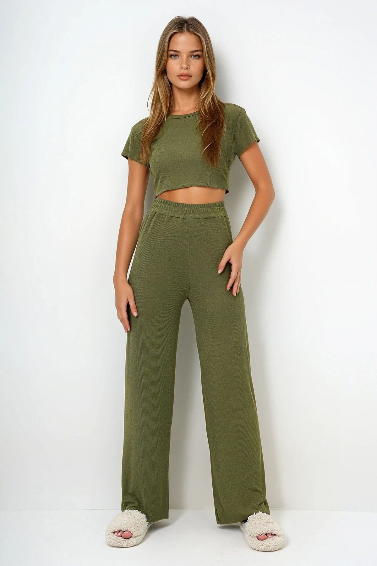 Haki Bisiklet Yaka Crop Bluz, Şort Ve Pantolonlu 3 Lü Set Pijama Takımı