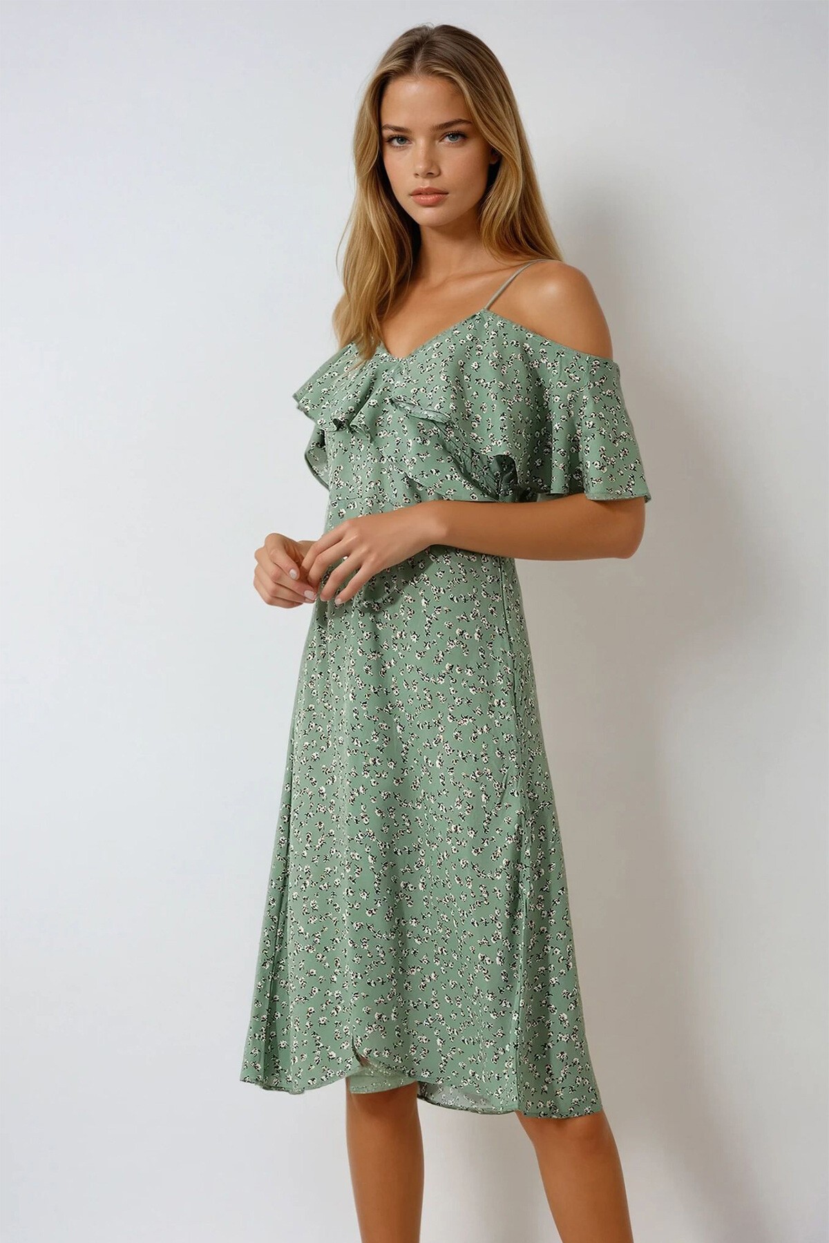 Haki İp Askılı Önü Fırfırlı Çiçek Desenli Dokuma Elbise