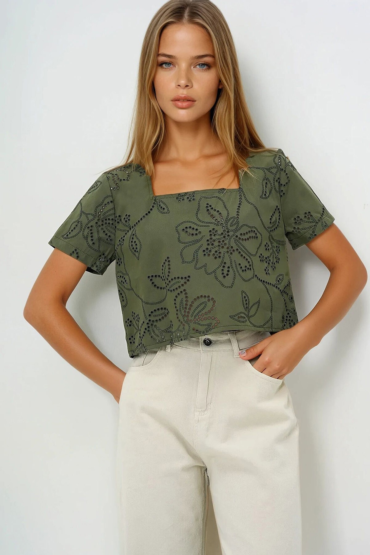 Haki Kare Yaka Güpür Premium Dokuma Crop Bluz