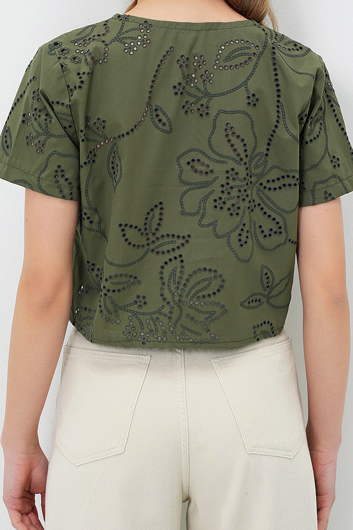 Haki Kare Yaka Güpür Premium Dokuma Crop Bluz