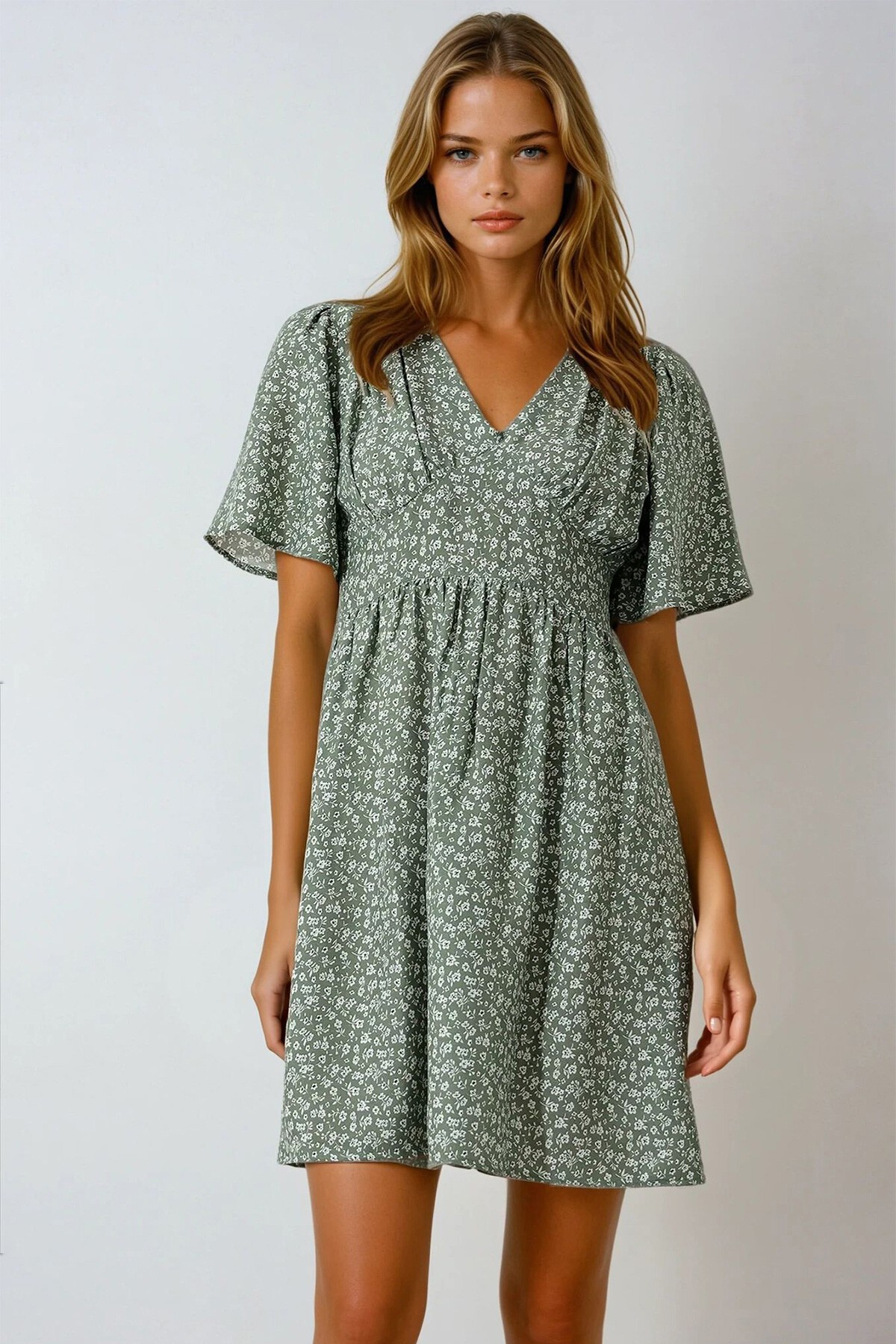 Haki V Yaka Kısa Kol Çiçek Desenli Eteği Volanlı Dokuma Elbise