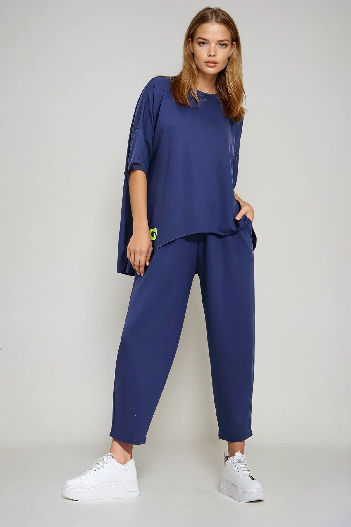 İndigo Bisiklet Yaka Asimetrik Kesim Armalı Bluz Ve Pantolon Takım