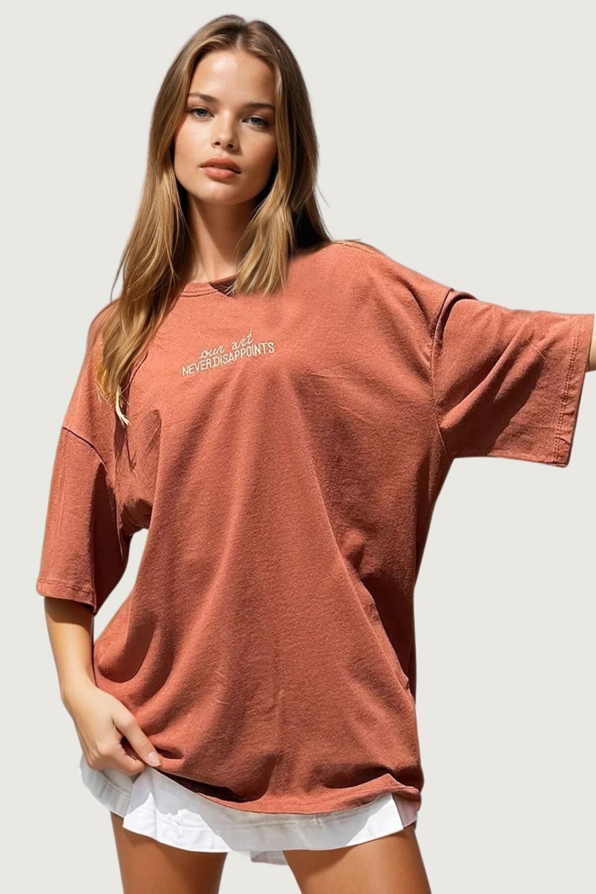 Kahve Bisiklet Yaka Önü Nakışlı Oversizse T Shirt