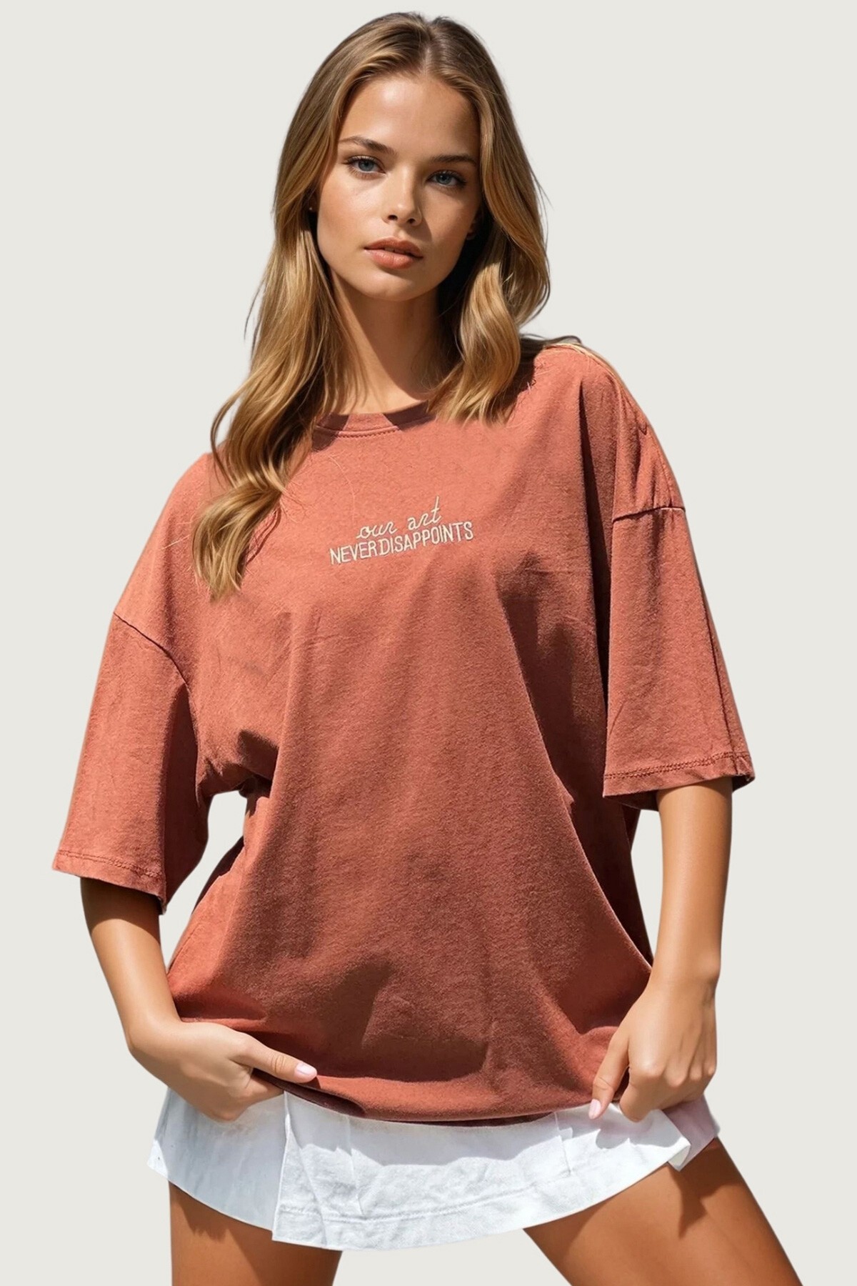 Kahve Bisiklet Yaka Önü Nakışlı Oversizse T Shirt