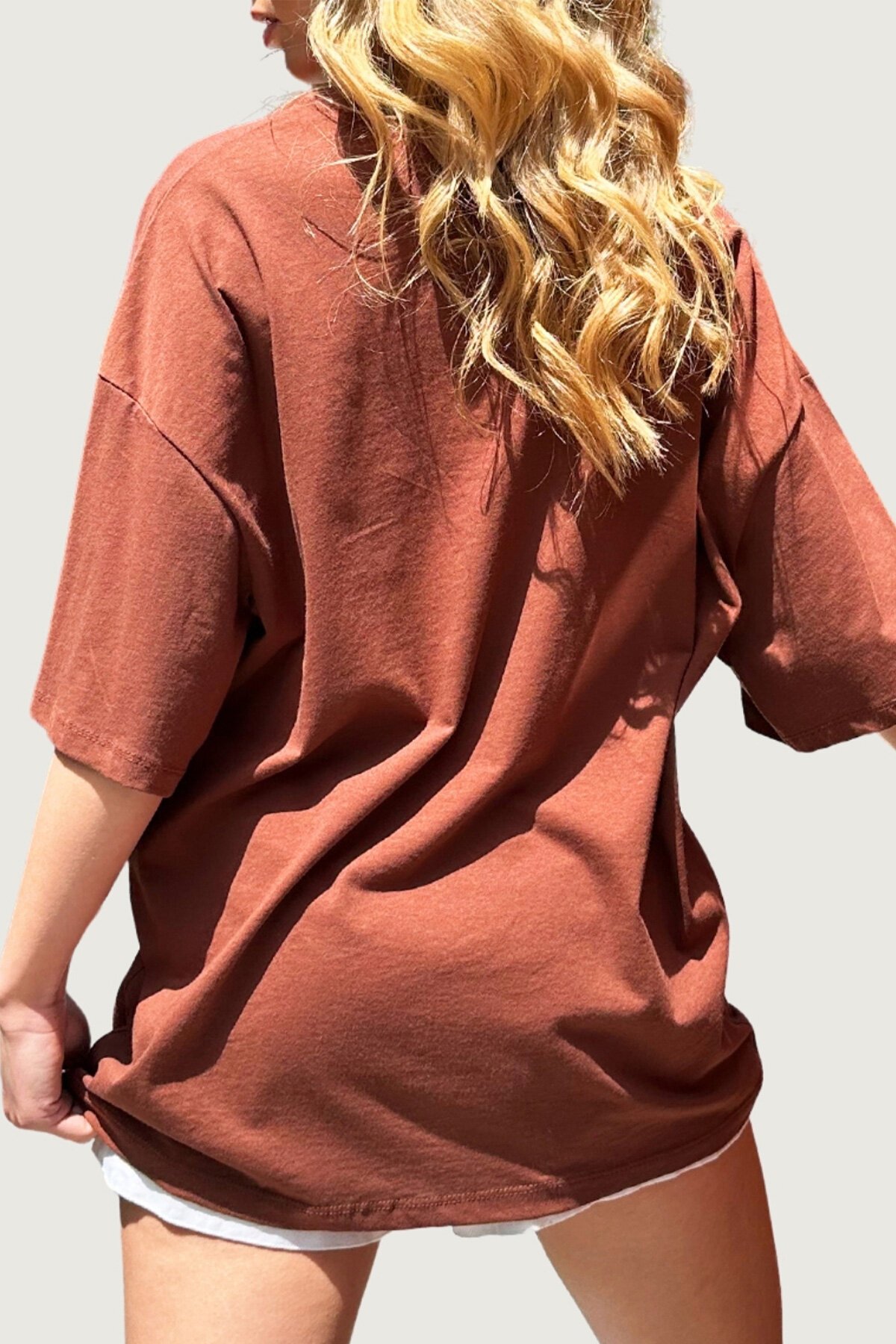 Kahve Bisiklet Yaka Önü Nakışlı Oversizse T Shirt