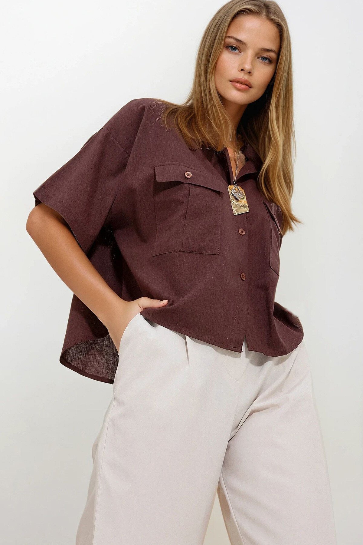 Kahve Çift Cepli Yarım Kol Keten Gömlek