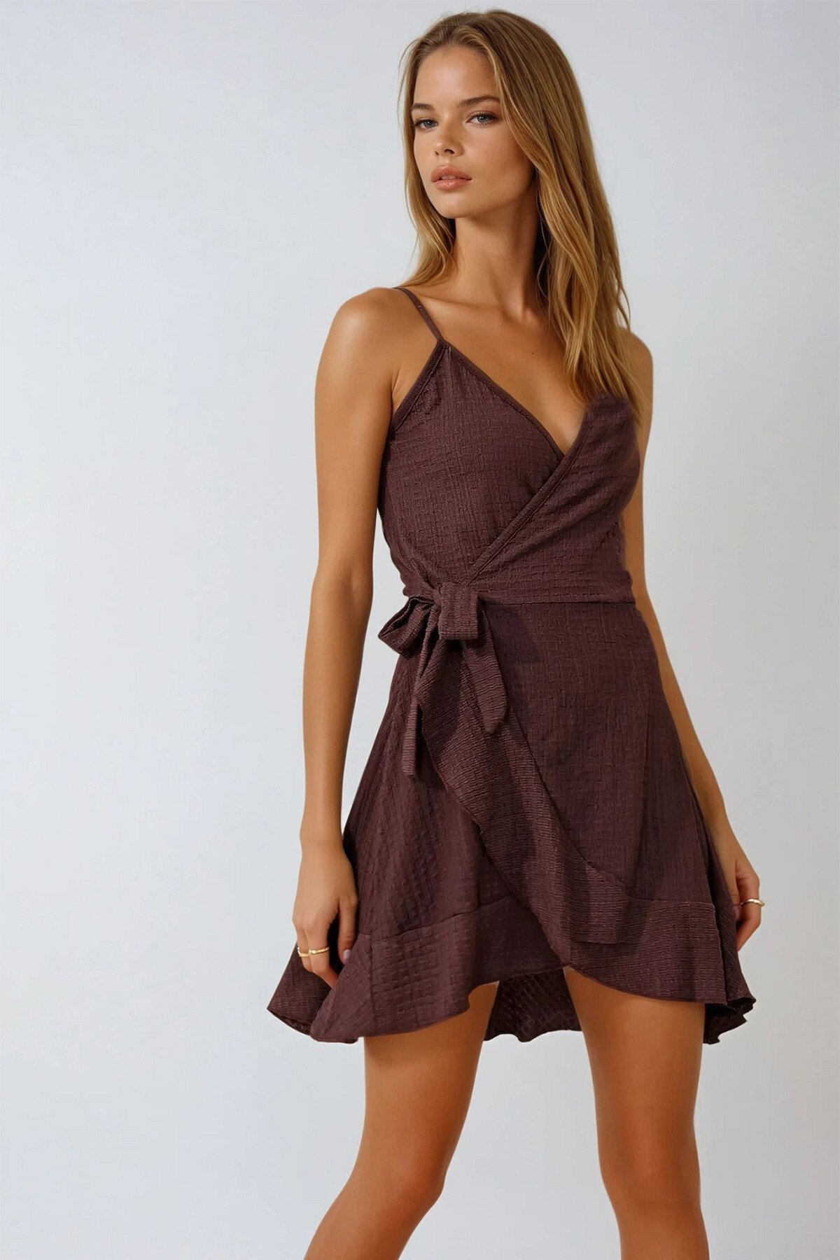 Kahve İp Askılı Eteği Volanlı Kruvaze Elbise