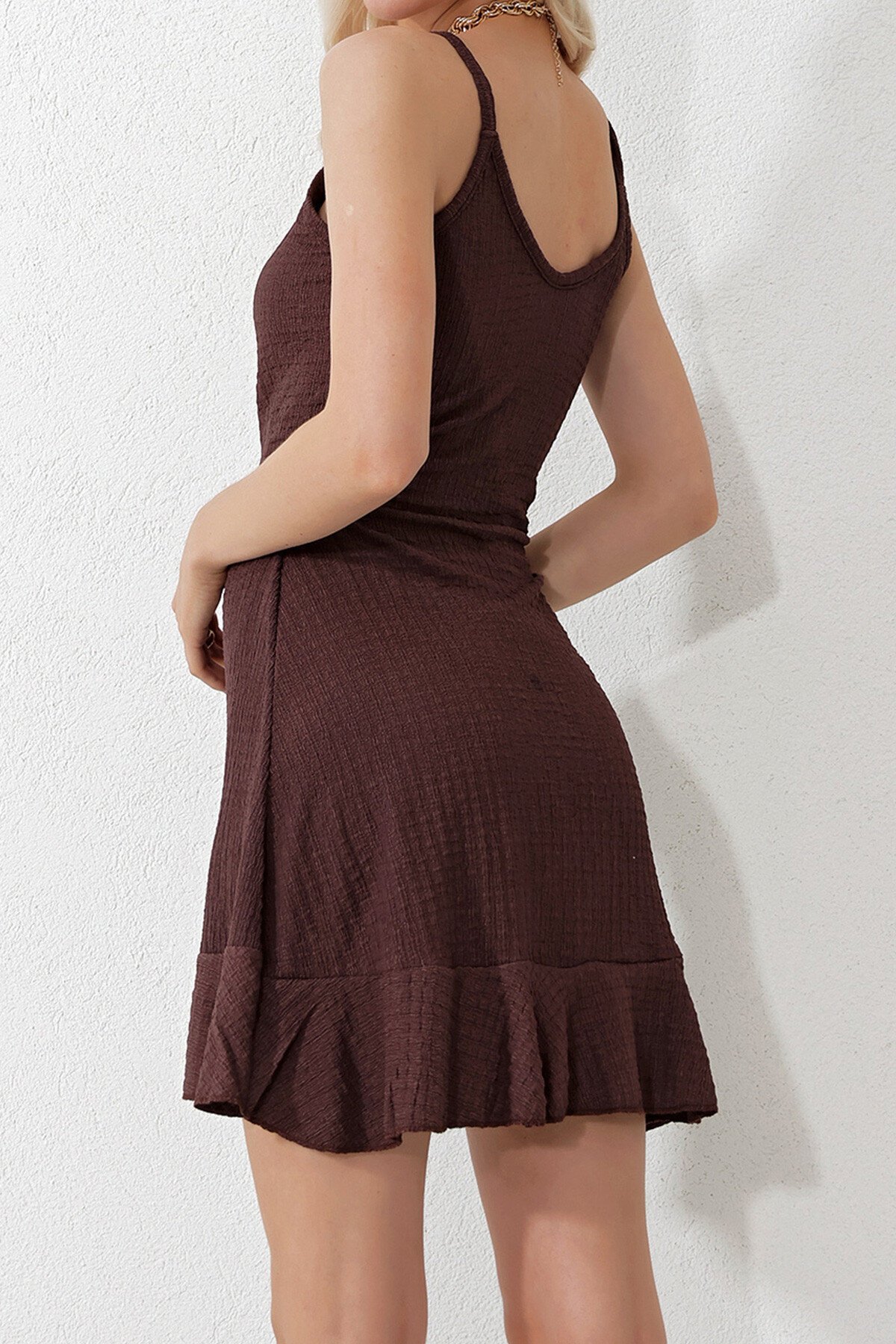 Kahve İp Askılı Eteği Volanlı Kruvaze Elbise