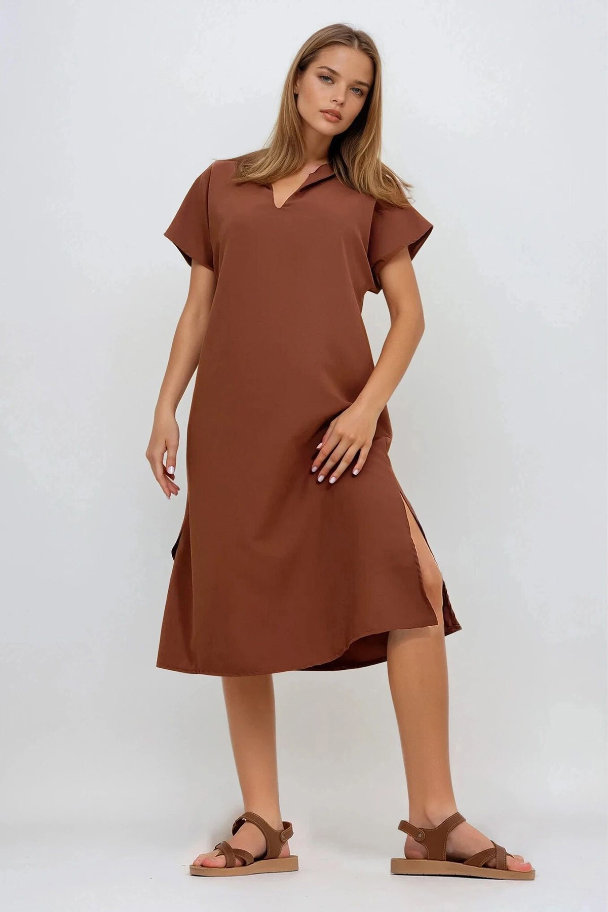 Kahve Polo Yaka Yanları Yırtmaçlı Dokuma Elbise