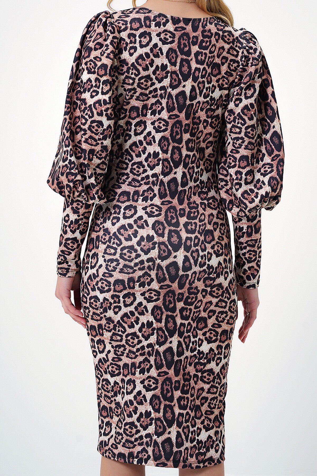 Kahve Siyah Kayık Yaka Leopar Desenli Prenses Kol Midi Boy Scuba Elbise