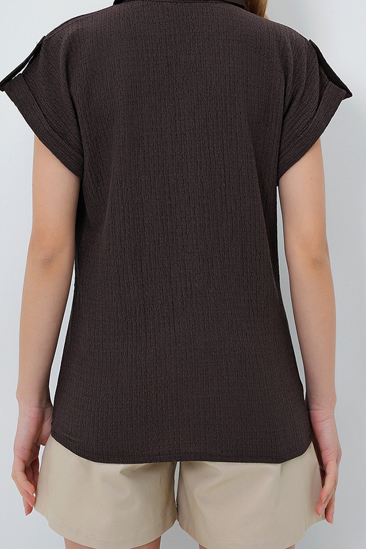 Kahverengi Manşetli Duble Kısa Kollu Dokulu Gömlek