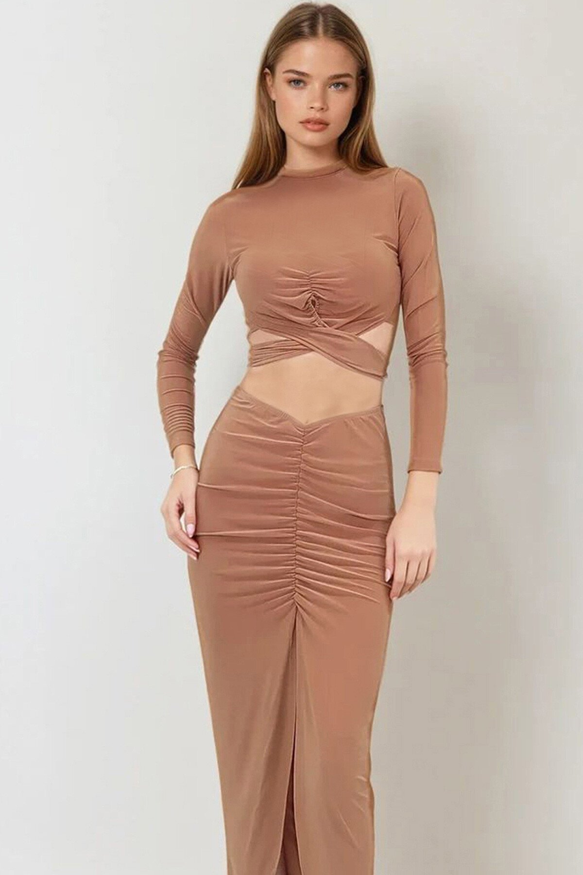 Karamel Bisiklet Yaka Önü Drapeli Bel Bağlamalı Crop Bluz Ve Midi Boy Etekli Takım