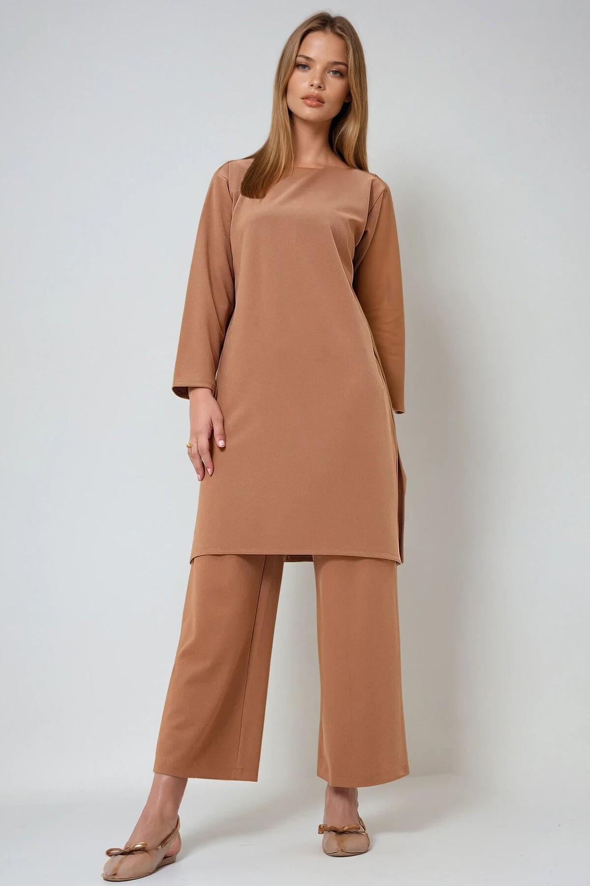 Karamel Bisiklet Yaka Yanı Yırtmaçlı Uzun Tunik Ve Pantolon Takım