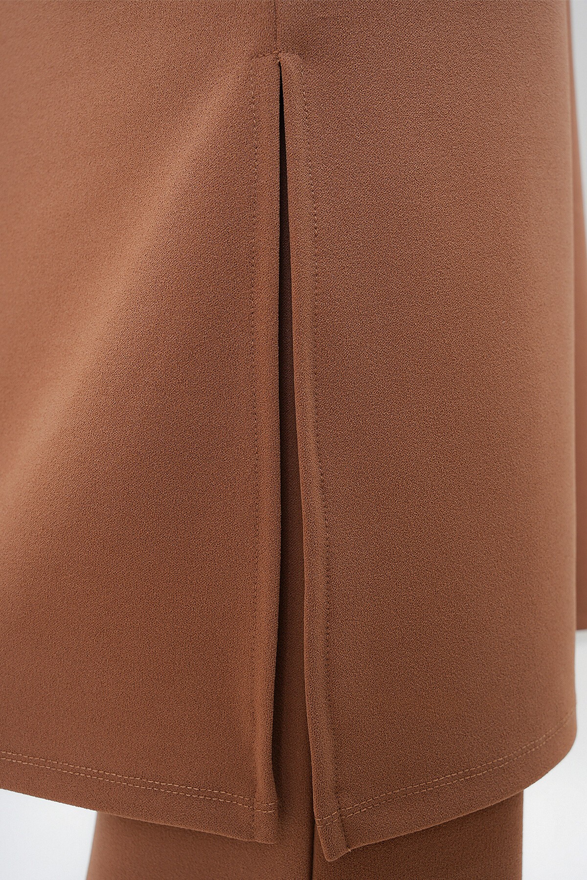 Karamel Bisiklet Yaka Yanı Yırtmaçlı Uzun Tunik Ve Pantolon Takım