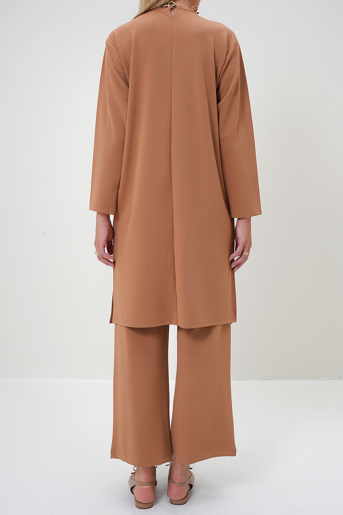 Karamel Bisiklet Yaka Yanı Yırtmaçlı Uzun Tunik Ve Pantolon Takım