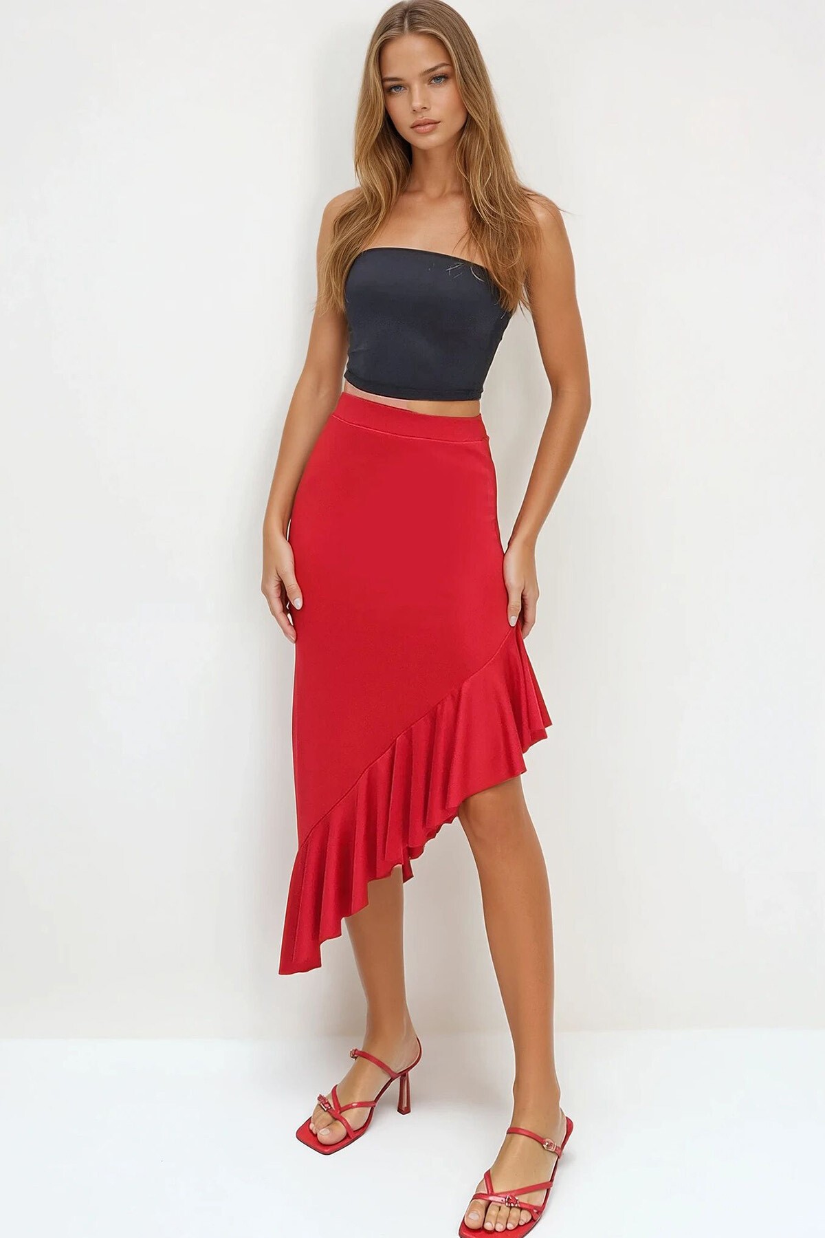 Kırmızı Asimetrik Kesim Eteği Fırfırlı Scuba Kumaş Etek