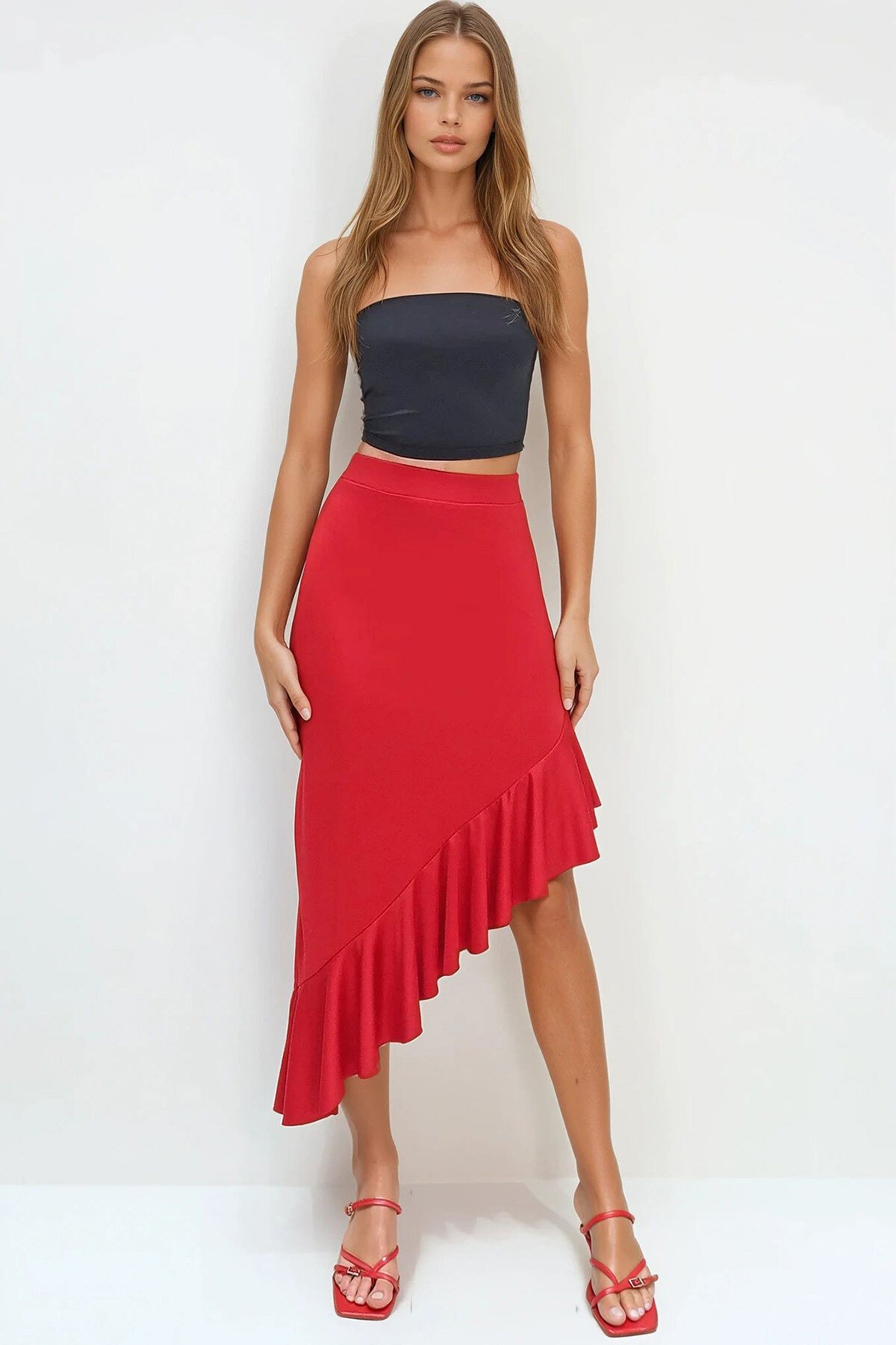 Kırmızı Asimetrik Kesim Eteği Fırfırlı Scuba Kumaş Etek