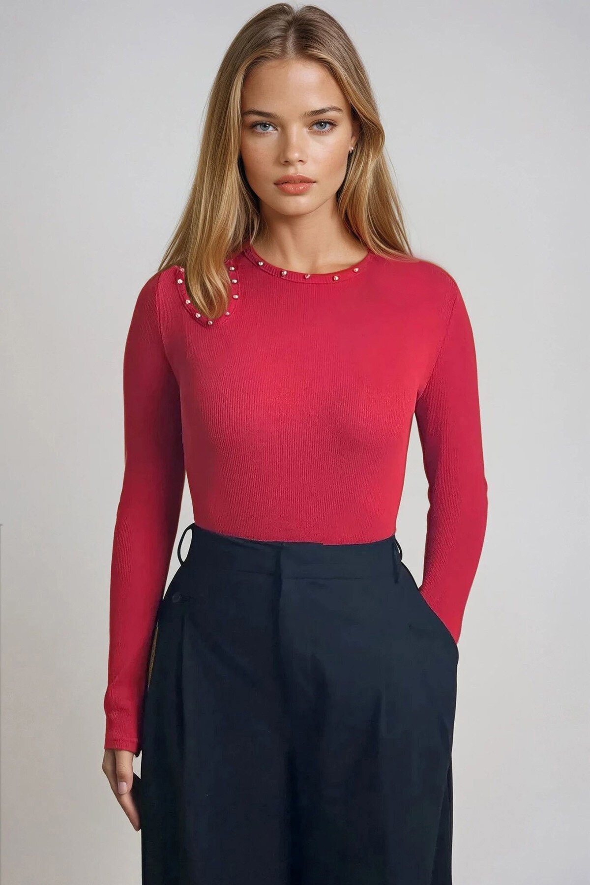 Kırmızı Bisiklet Yaka Out Cut Kesimli İnci Çakmalı Fitilli Örme Bluz