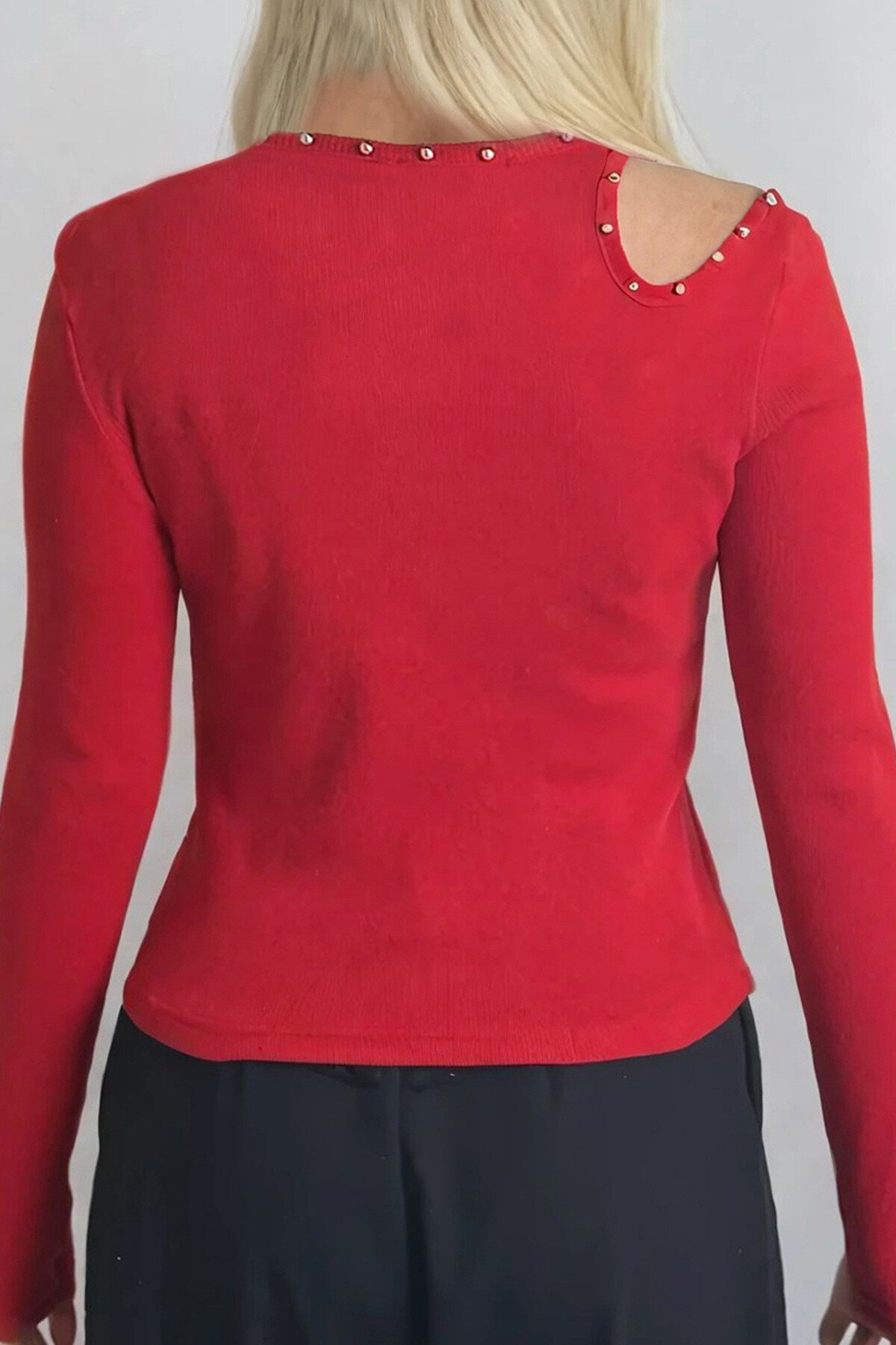 Kırmızı Bisiklet Yaka Out Cut Kesimli İnci Çakmalı Fitilli Örme Bluz