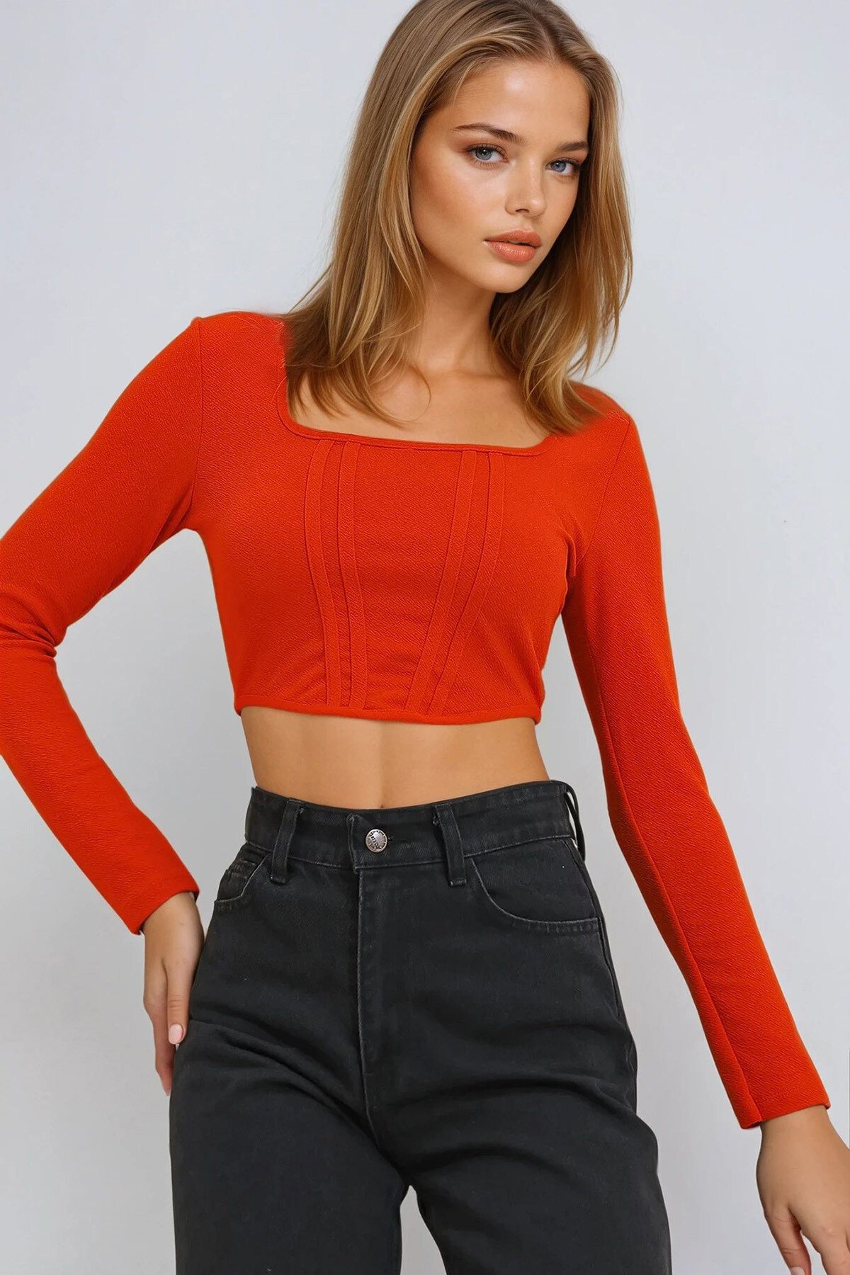 Kırmızı Kare Yaka Önü Dikişli Crop Bluz