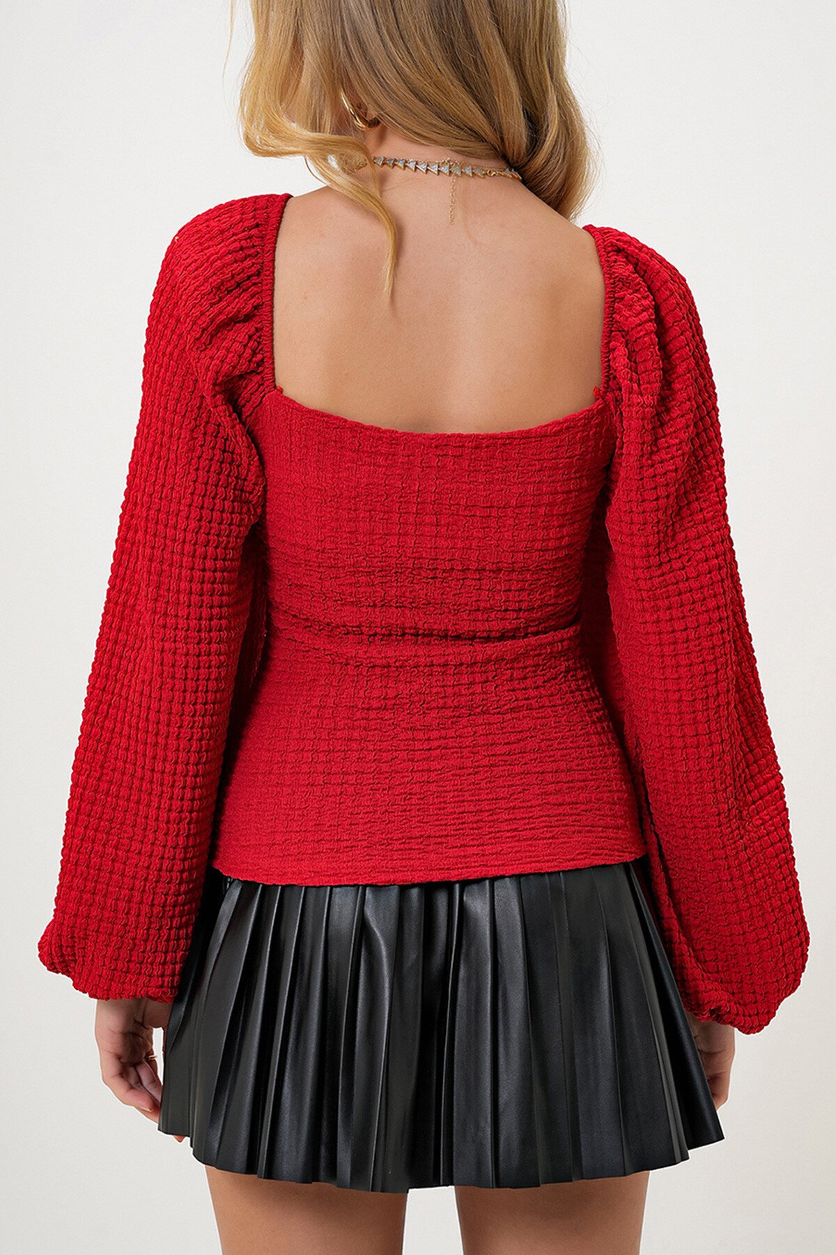 Kırmızı Öpücük Yaka Prenses Kol Bürümcük Bluz