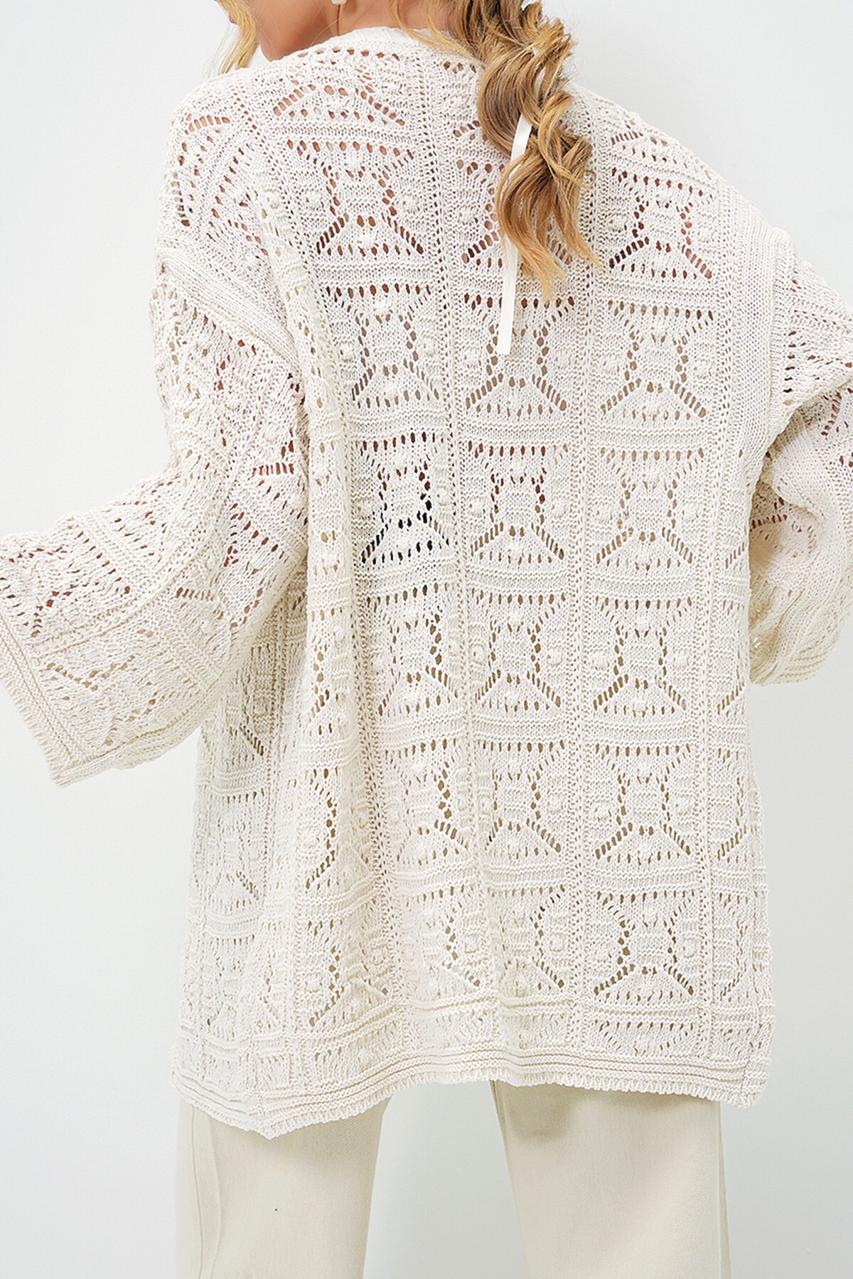 Krem Delik Ajurlu Motifli Hırka