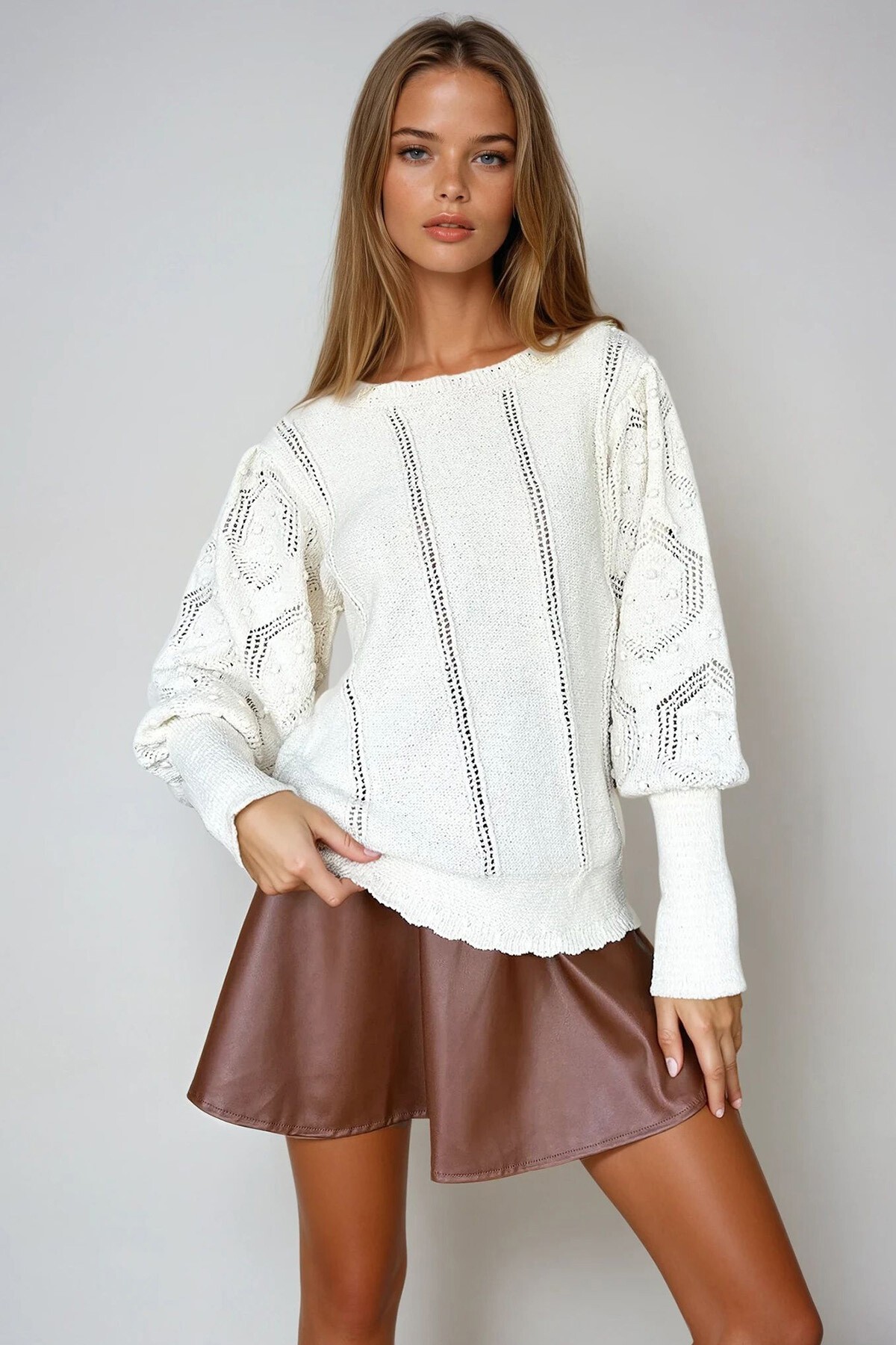 Krem Kayık Yaka Balon Kol Ajurlu Triko Kazak