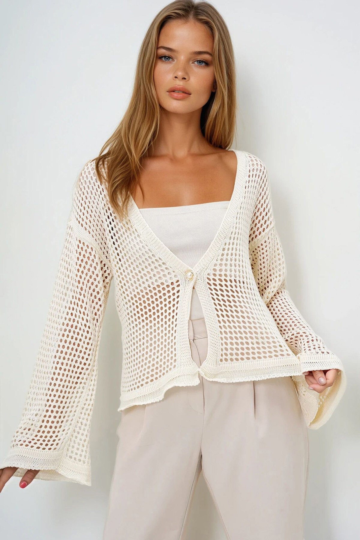 Krem V Yaka İnci Düğmeli Delik Ajurlu Triko Hırka