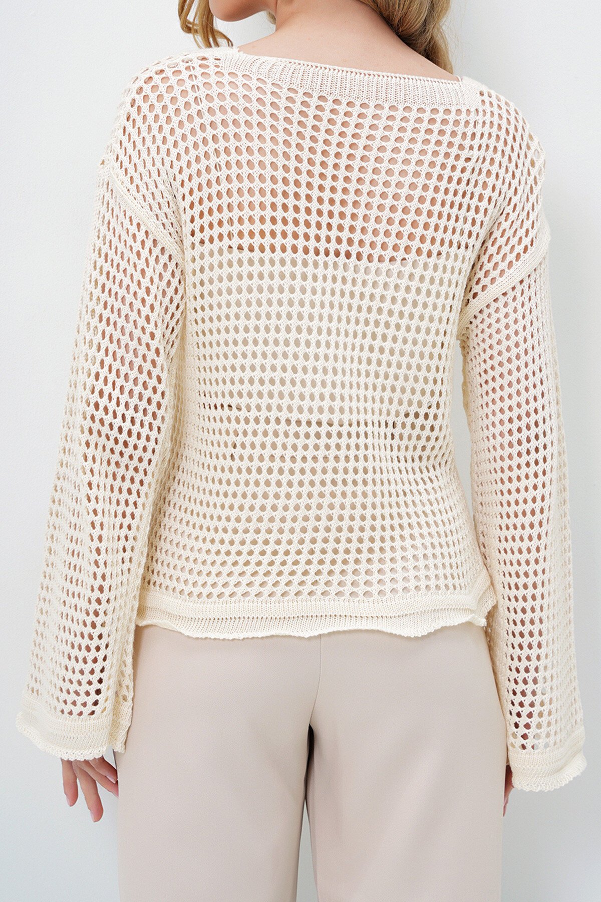 Krem V Yaka İnci Düğmeli Delik Ajurlu Triko Hırka