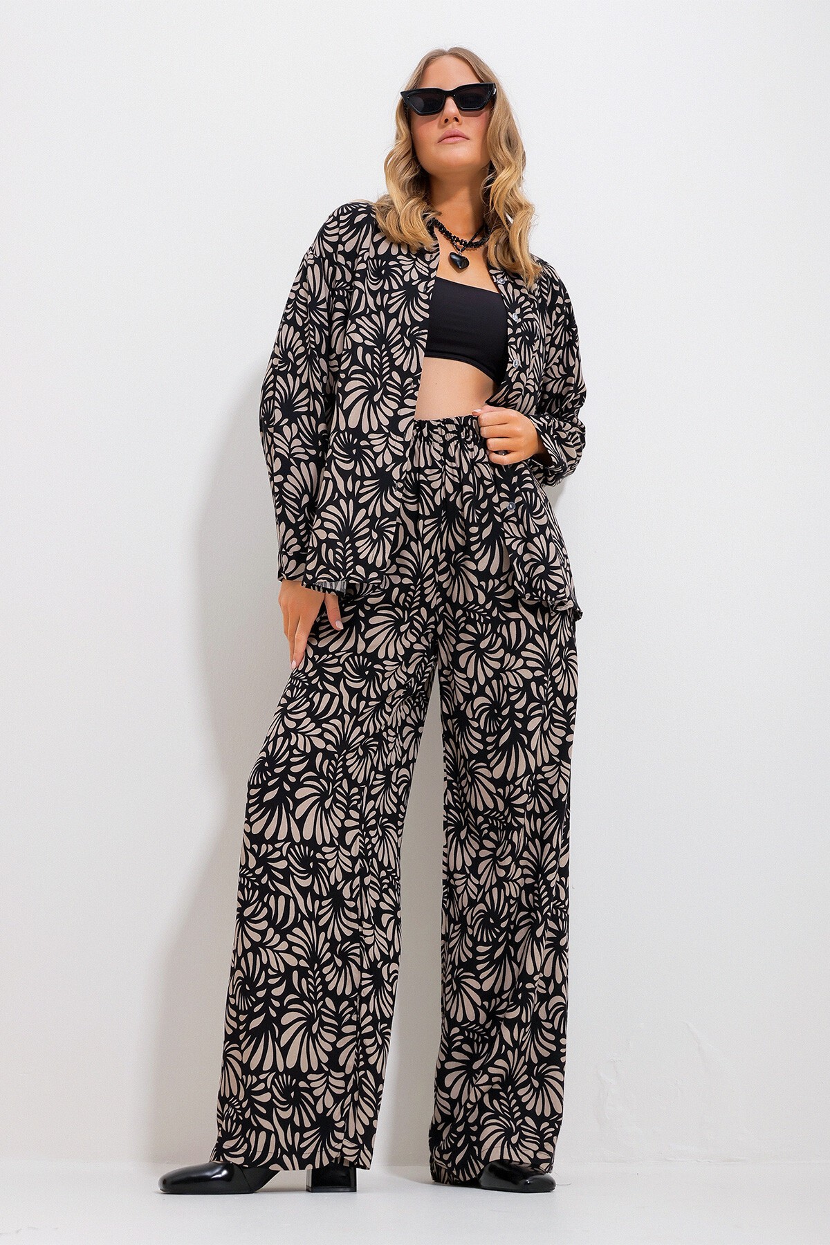 Kum Beji Desenli Gömlek Ve Pantolonlu Alt Üst Dokuma Takım